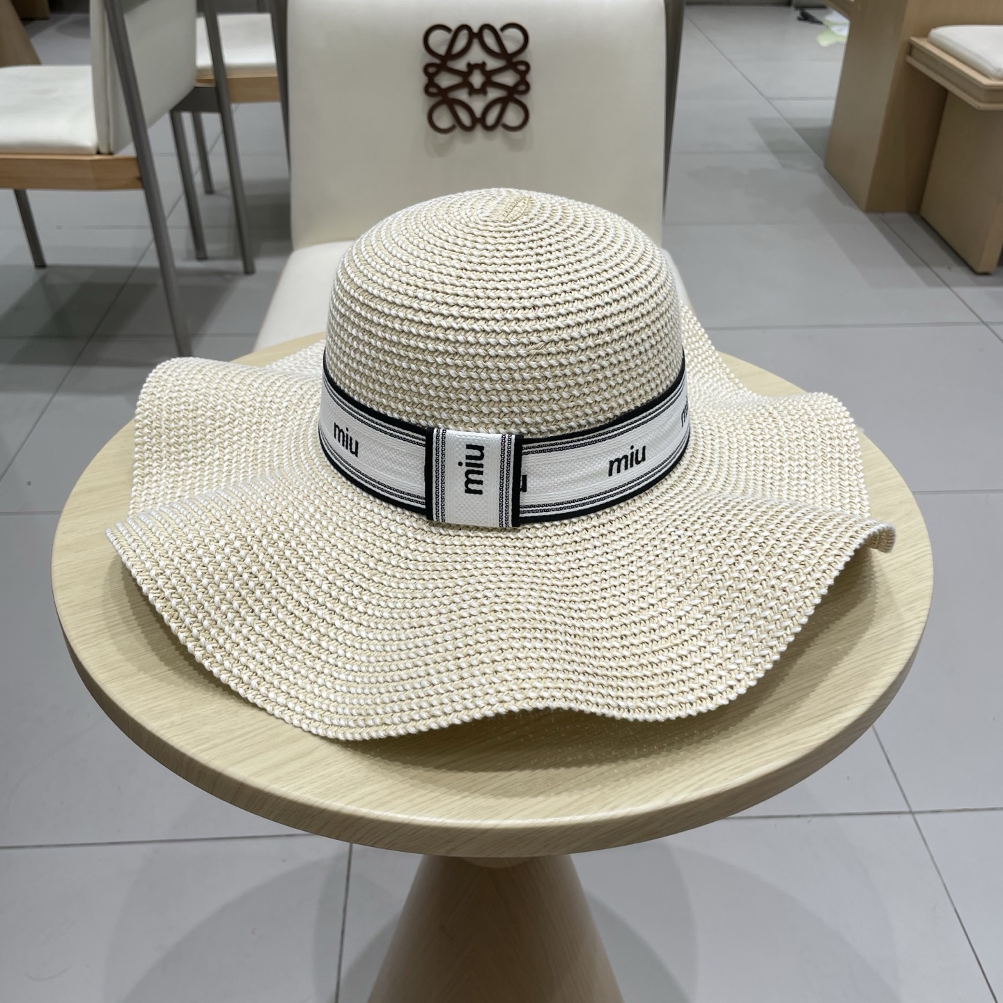  miumiu缪缪新款，遮阳草帽，防紫外线帽檐，头围57cm