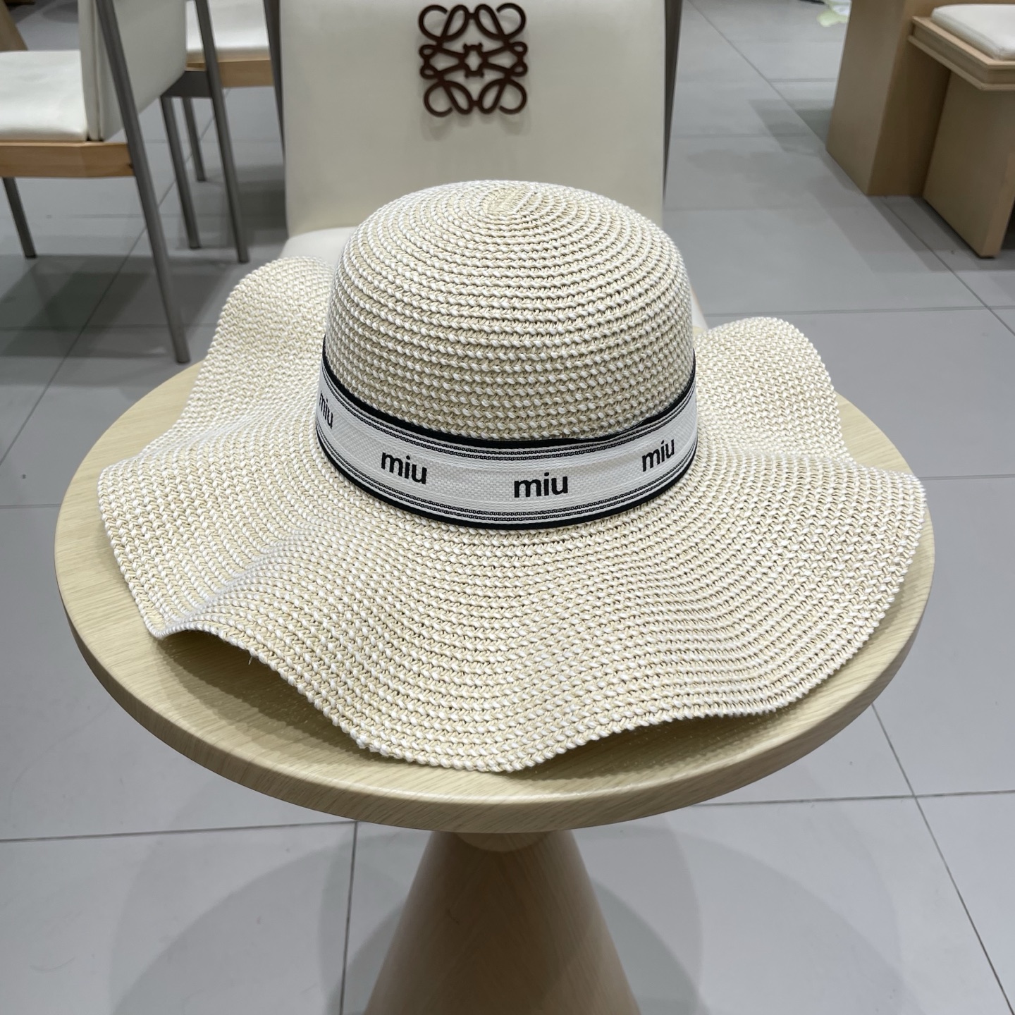  miumiu缪缪新款，遮阳草帽，防紫外线帽檐，头围57cm