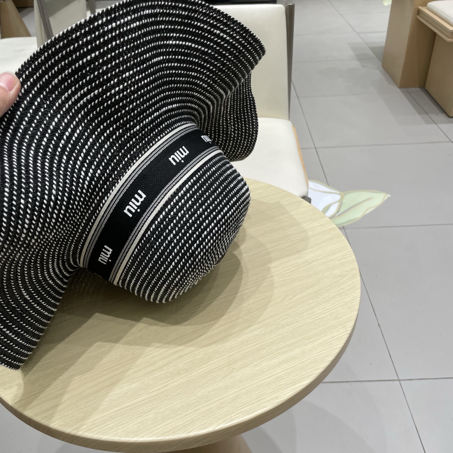  miumiu缪缪新款，遮阳草帽，防紫外线帽檐，头围57cm