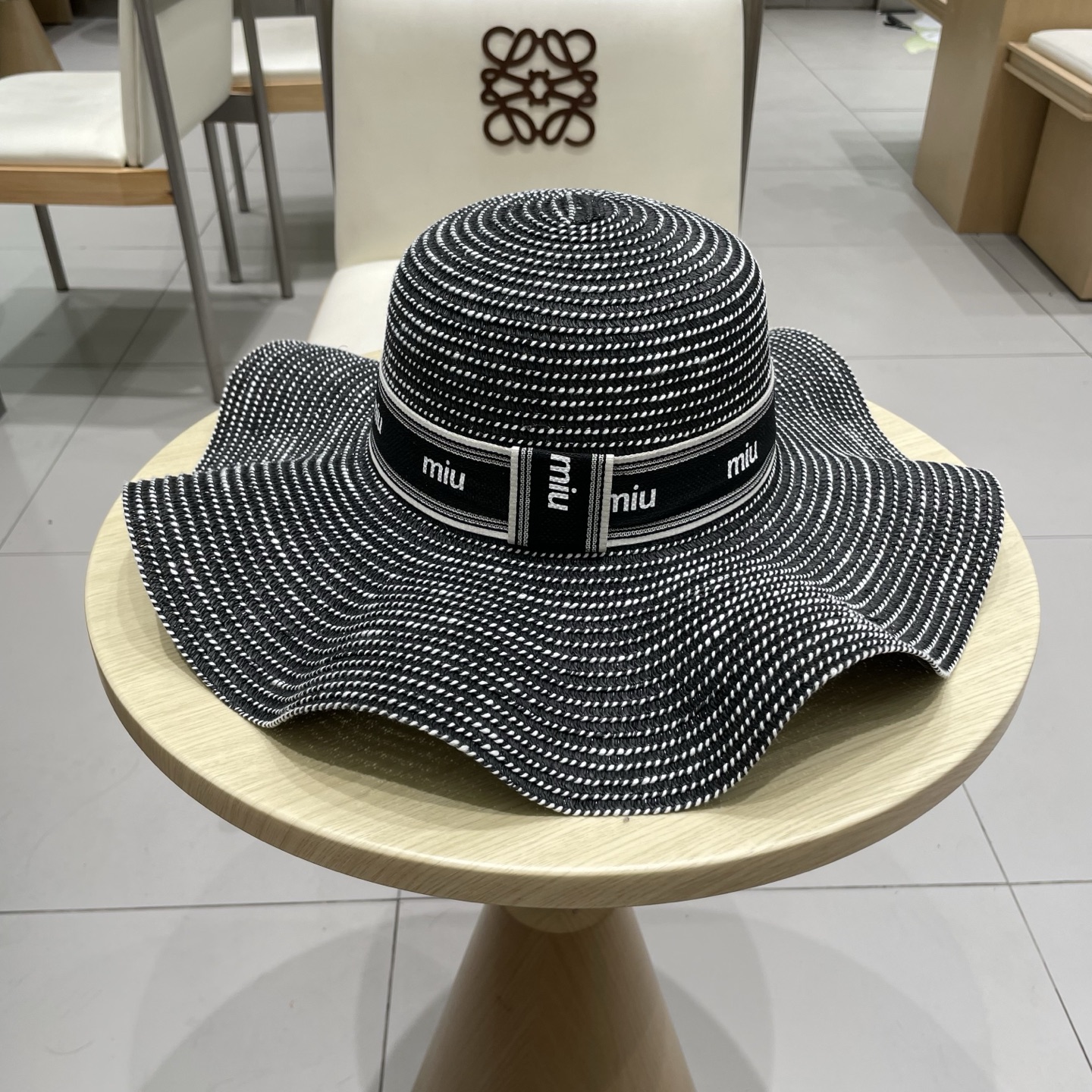  miumiu缪缪新款，遮阳草帽，防紫外线帽檐，头围57cm