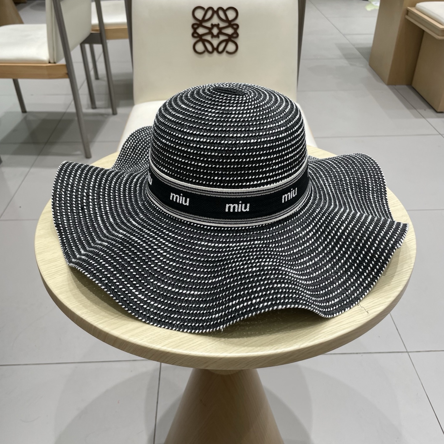  miumiu缪缪新款，遮阳草帽，防紫外线帽檐，头围57cm