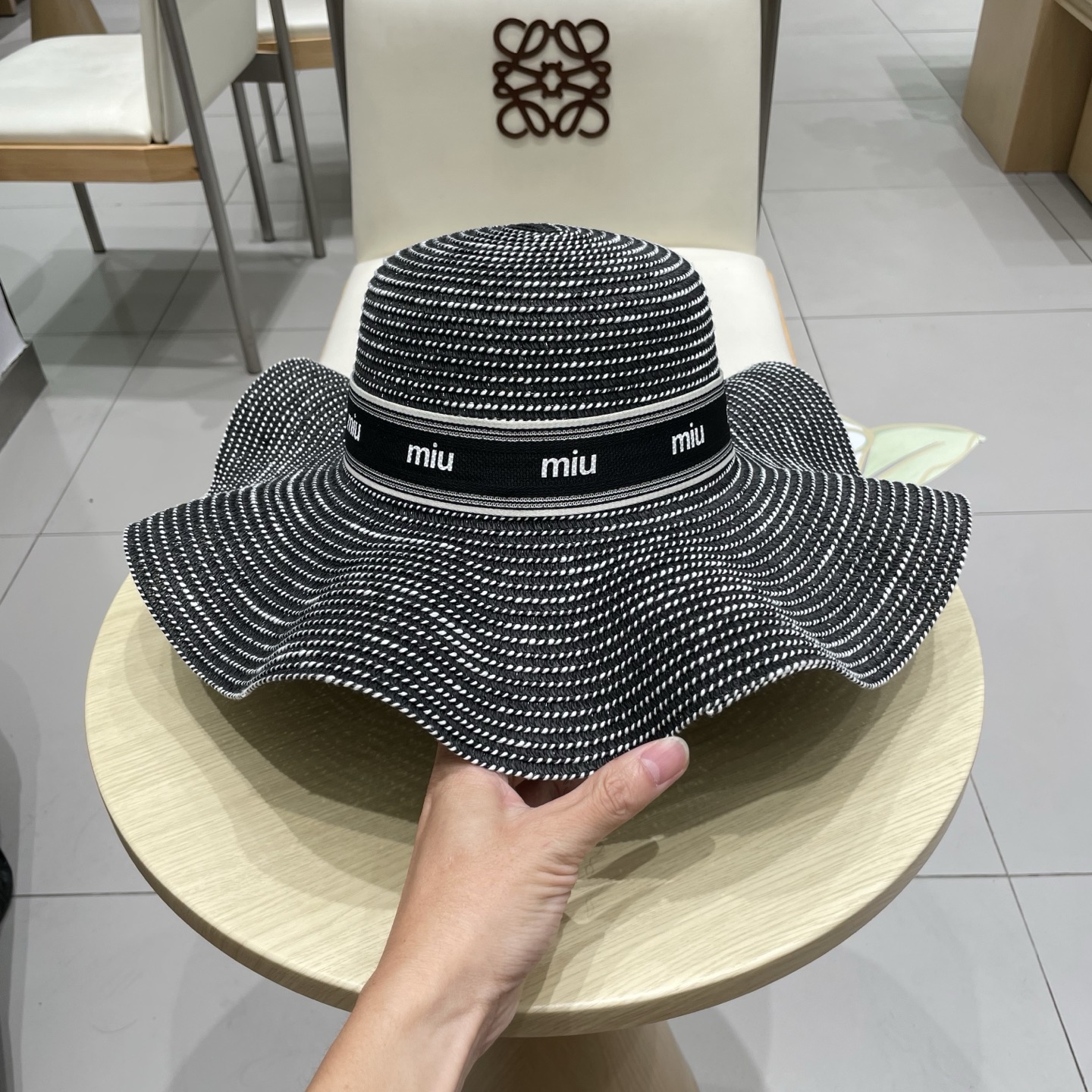  miumiu缪缪新款，遮阳草帽，防紫外线帽檐，头围57cm