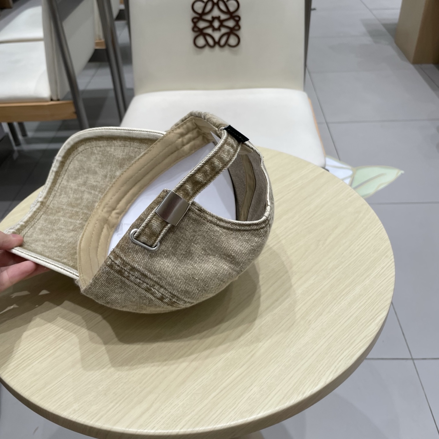  克罗心～新款棒球帽
新科技面料，牛仔棒球帽
轻薄透气，夏季首选棒球帽
韩版色调，好看！