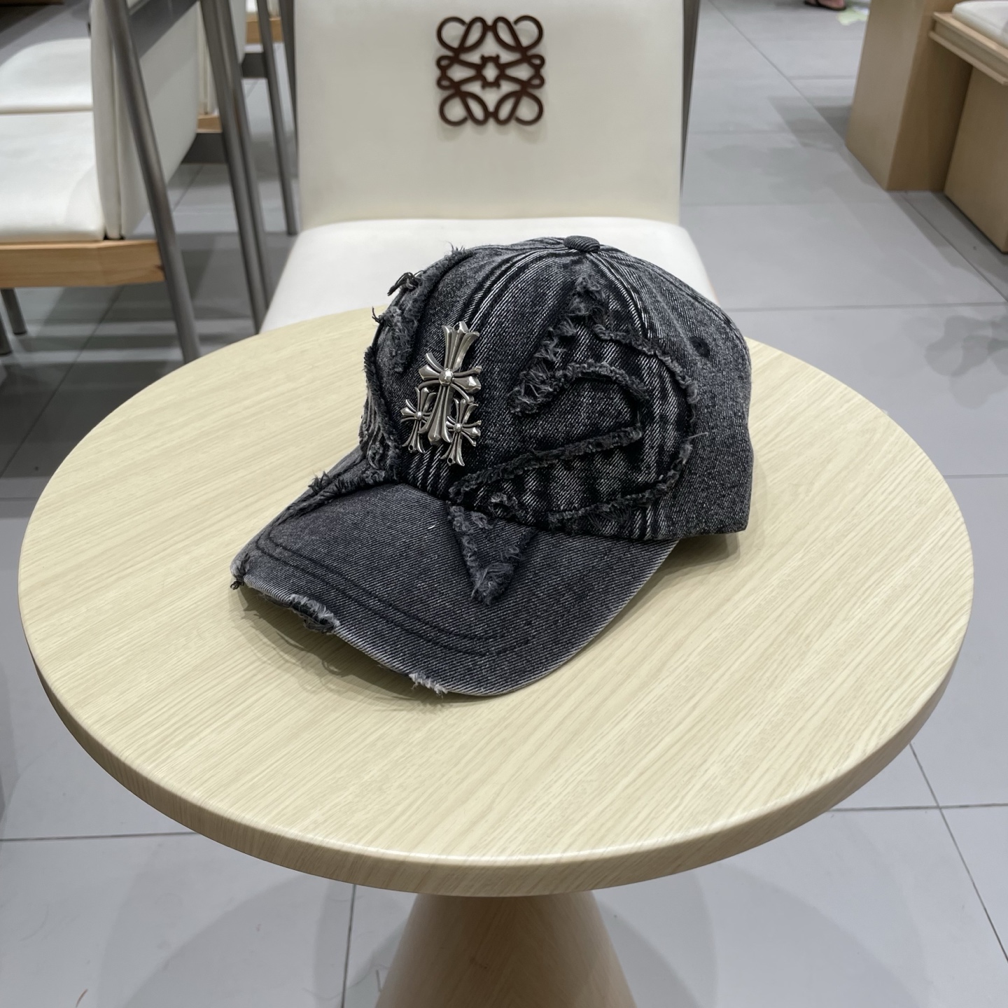  克罗心～新款棒球帽
新科技面料，牛仔棒球帽
轻薄透气，夏季首选棒球帽
韩版色调，好看！