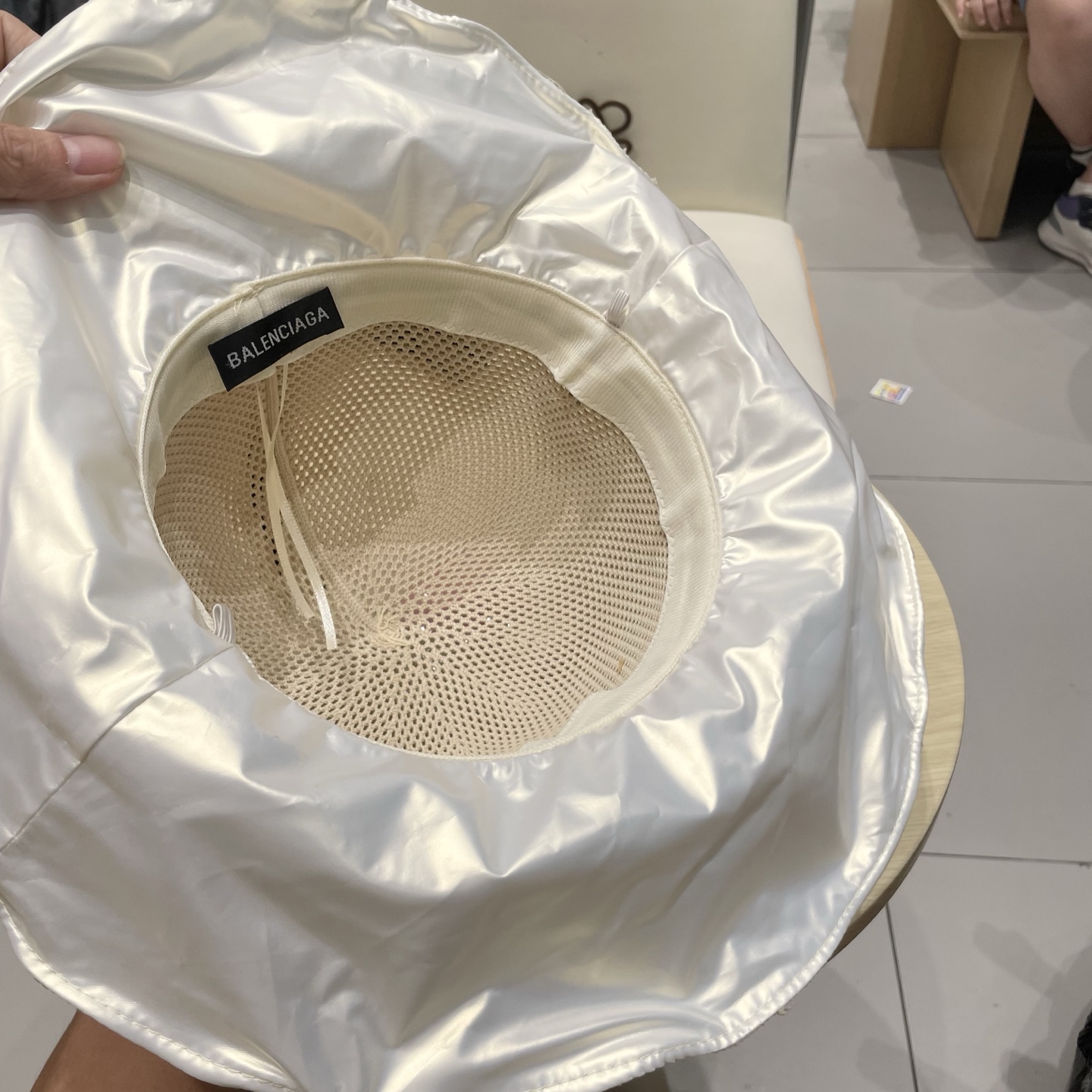 巴黎世家渔夫帽，头围57cm