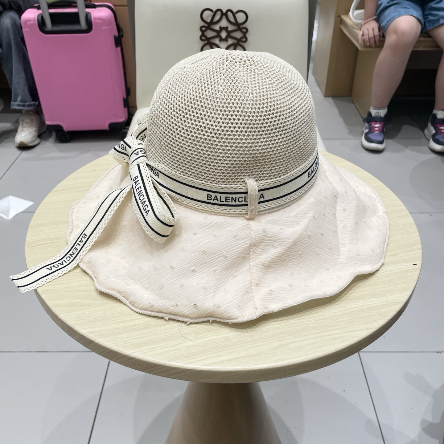 巴黎世家渔夫帽，头围57cm