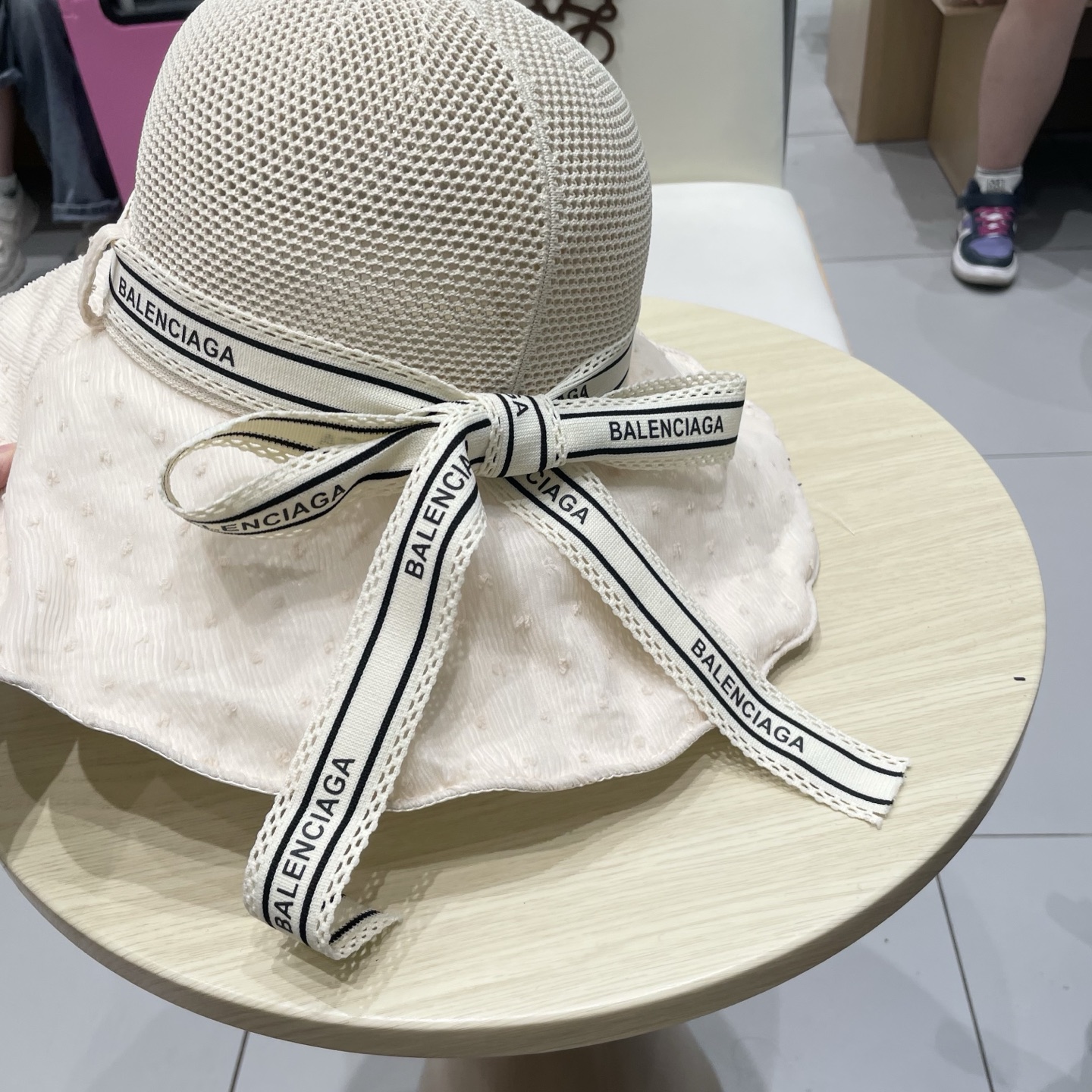 巴黎世家渔夫帽，头围57cm