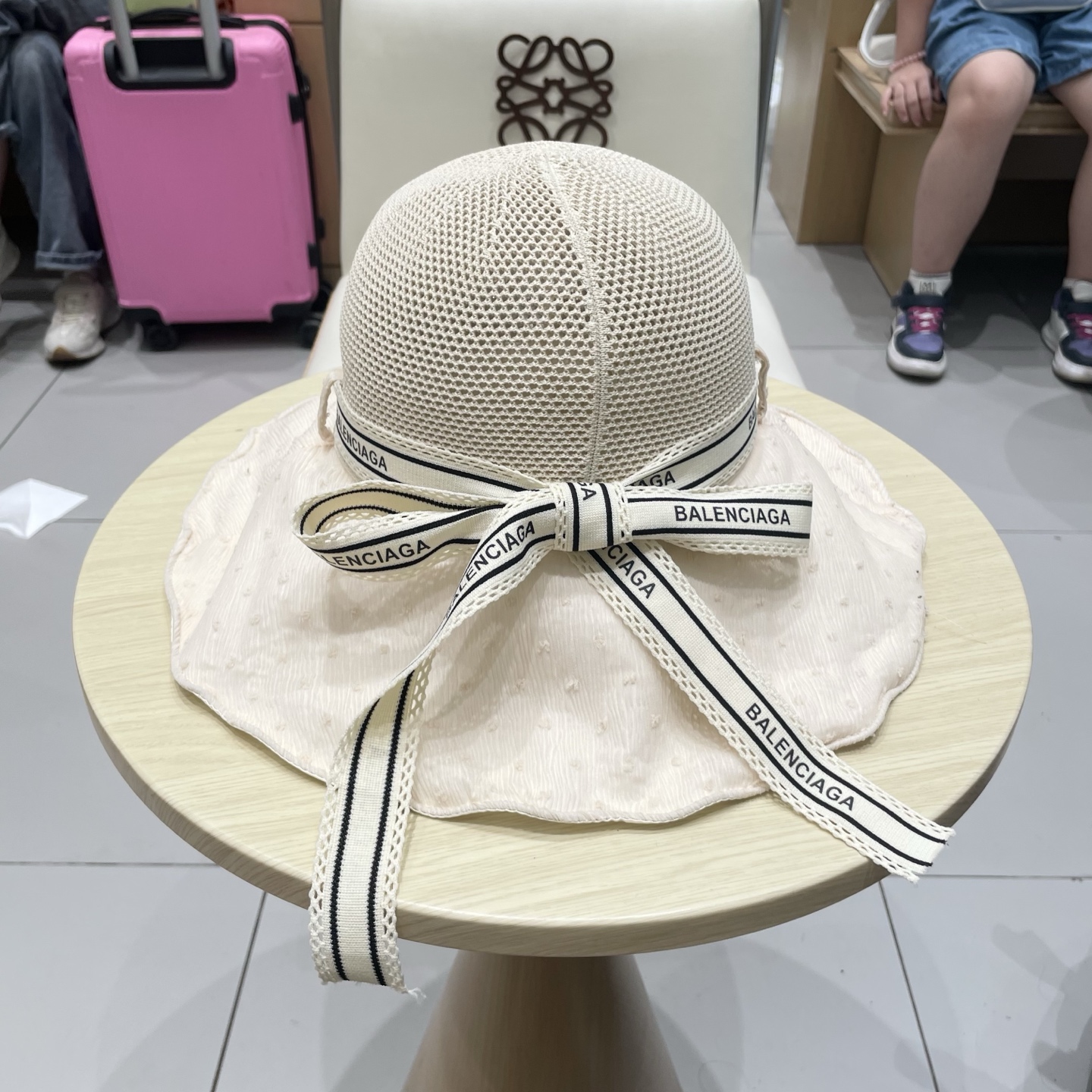 巴黎世家渔夫帽，头围57cm