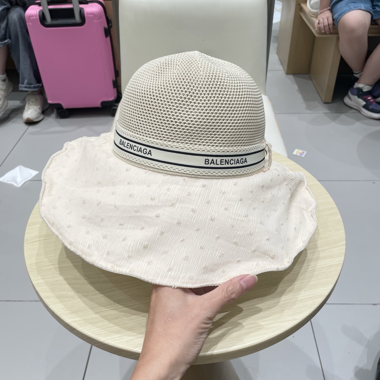 巴黎世家渔夫帽，头围57cm