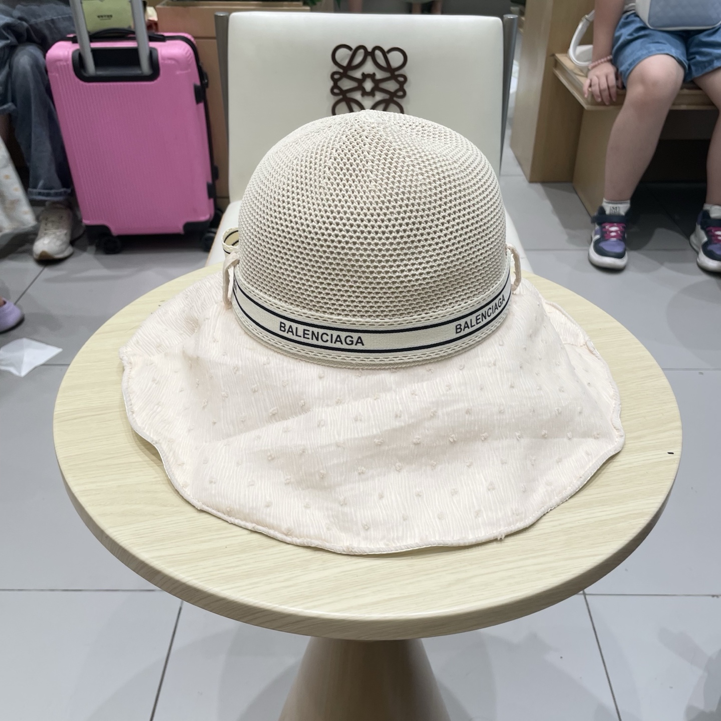 巴黎世家渔夫帽，头围57cm