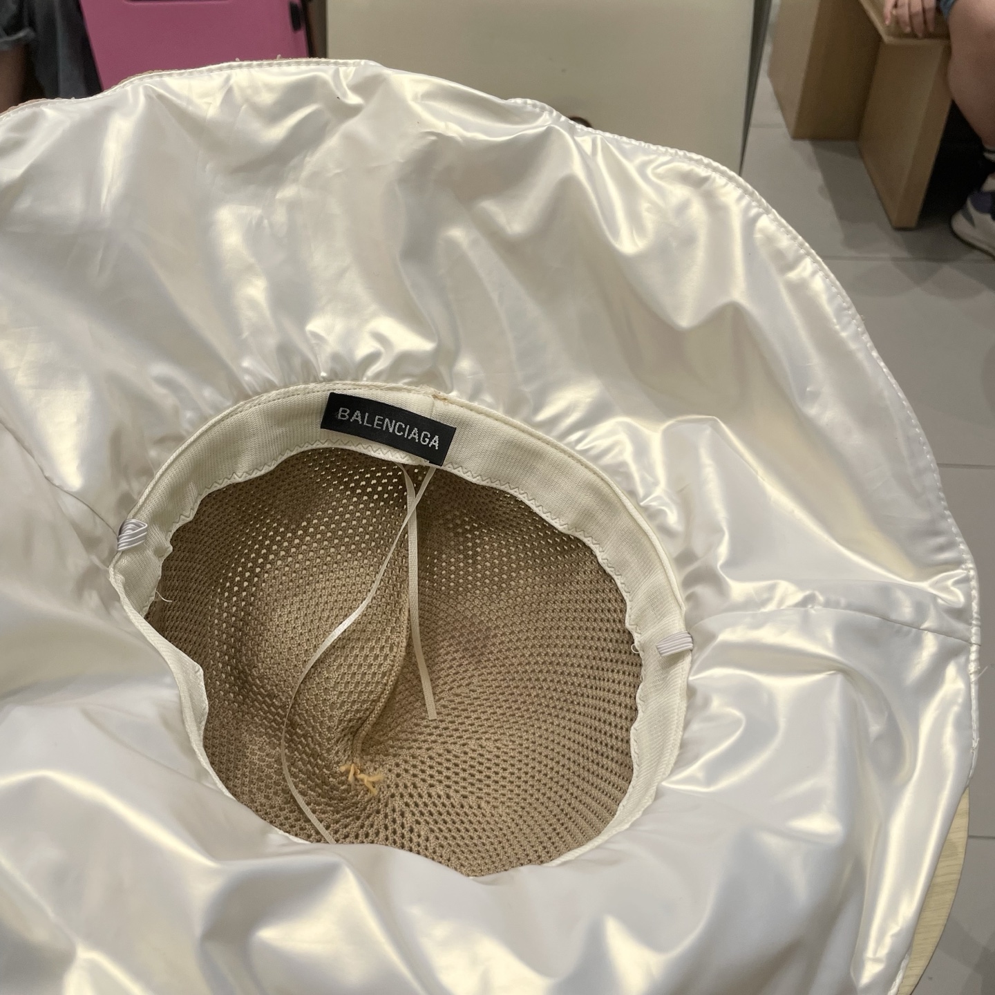 巴黎世家渔夫帽，头围57cm