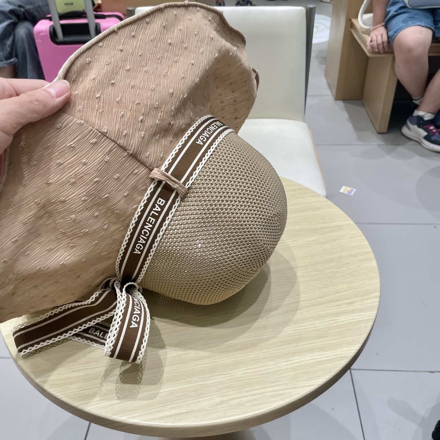 巴黎世家渔夫帽，头围57cm