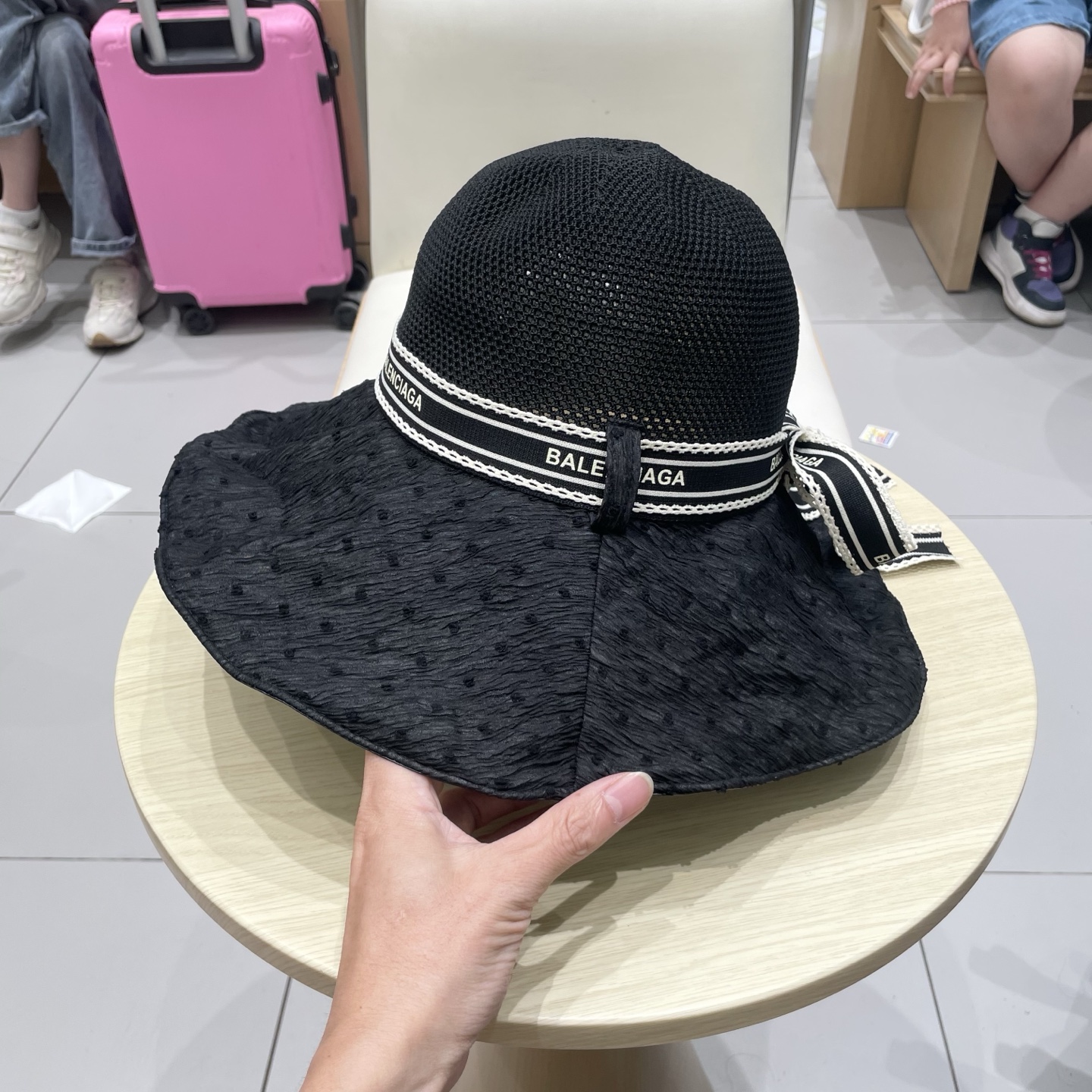 巴黎世家渔夫帽，头围57cm