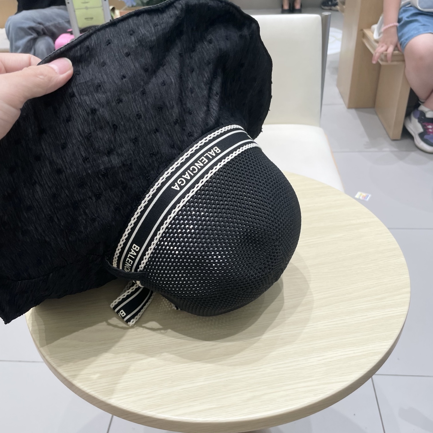 巴黎世家渔夫帽，头围57cm