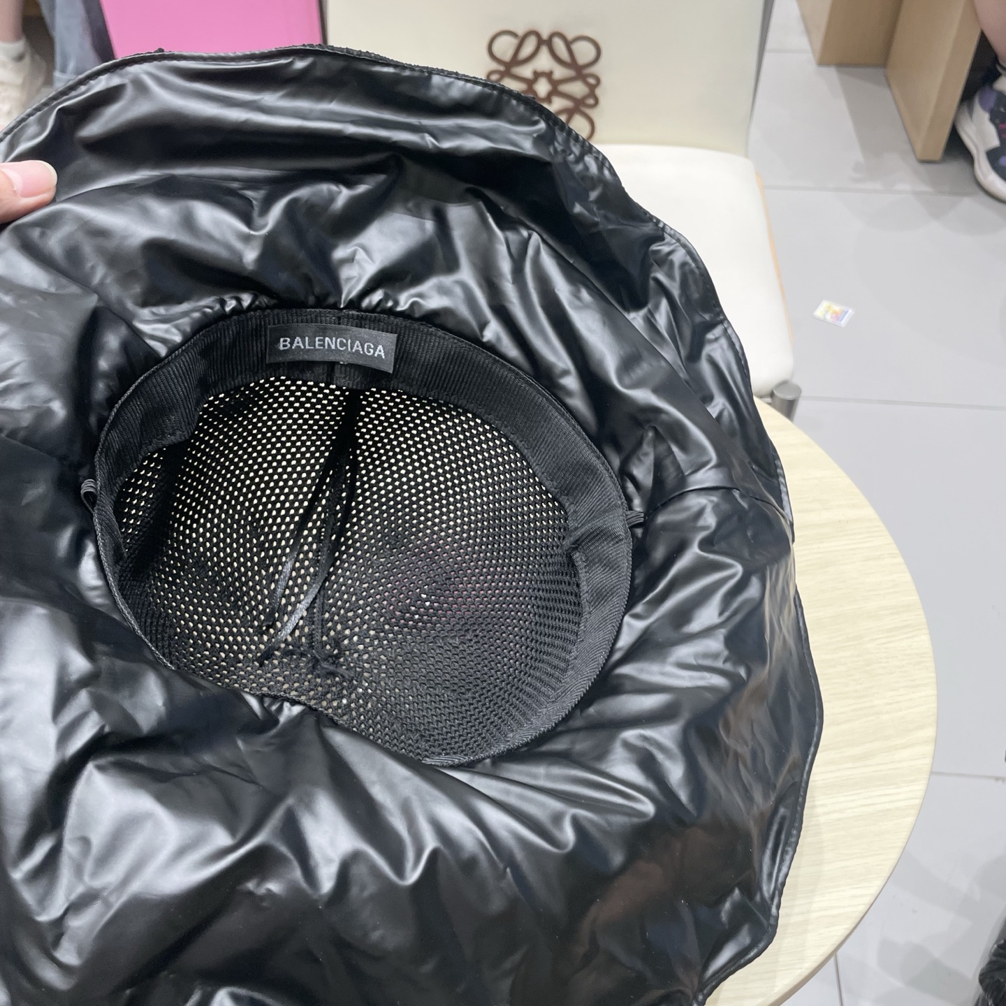 巴黎世家渔夫帽，头围57cm