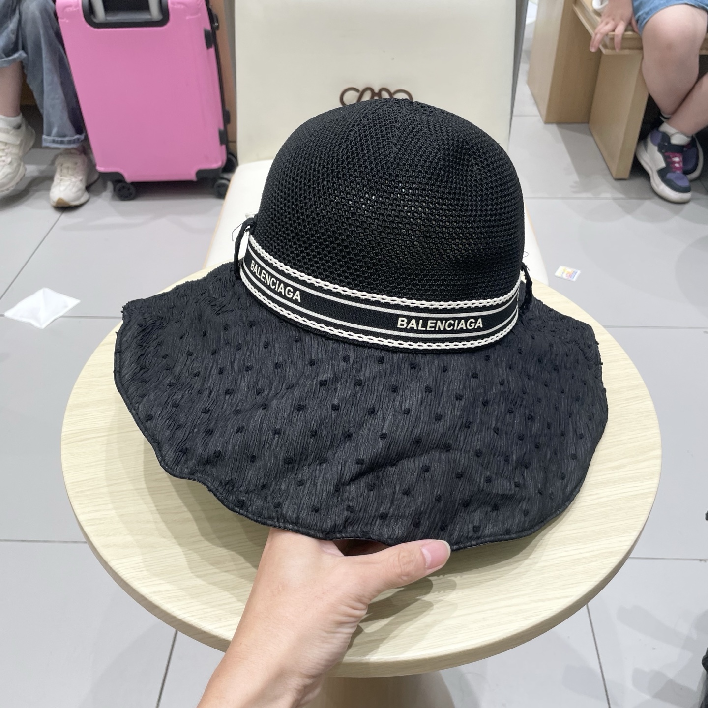 巴黎世家渔夫帽，头围57cm