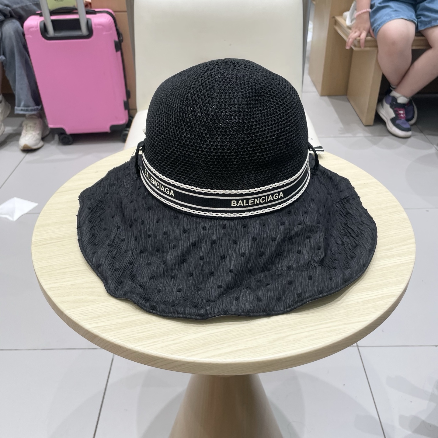 巴黎世家渔夫帽，头围57cm