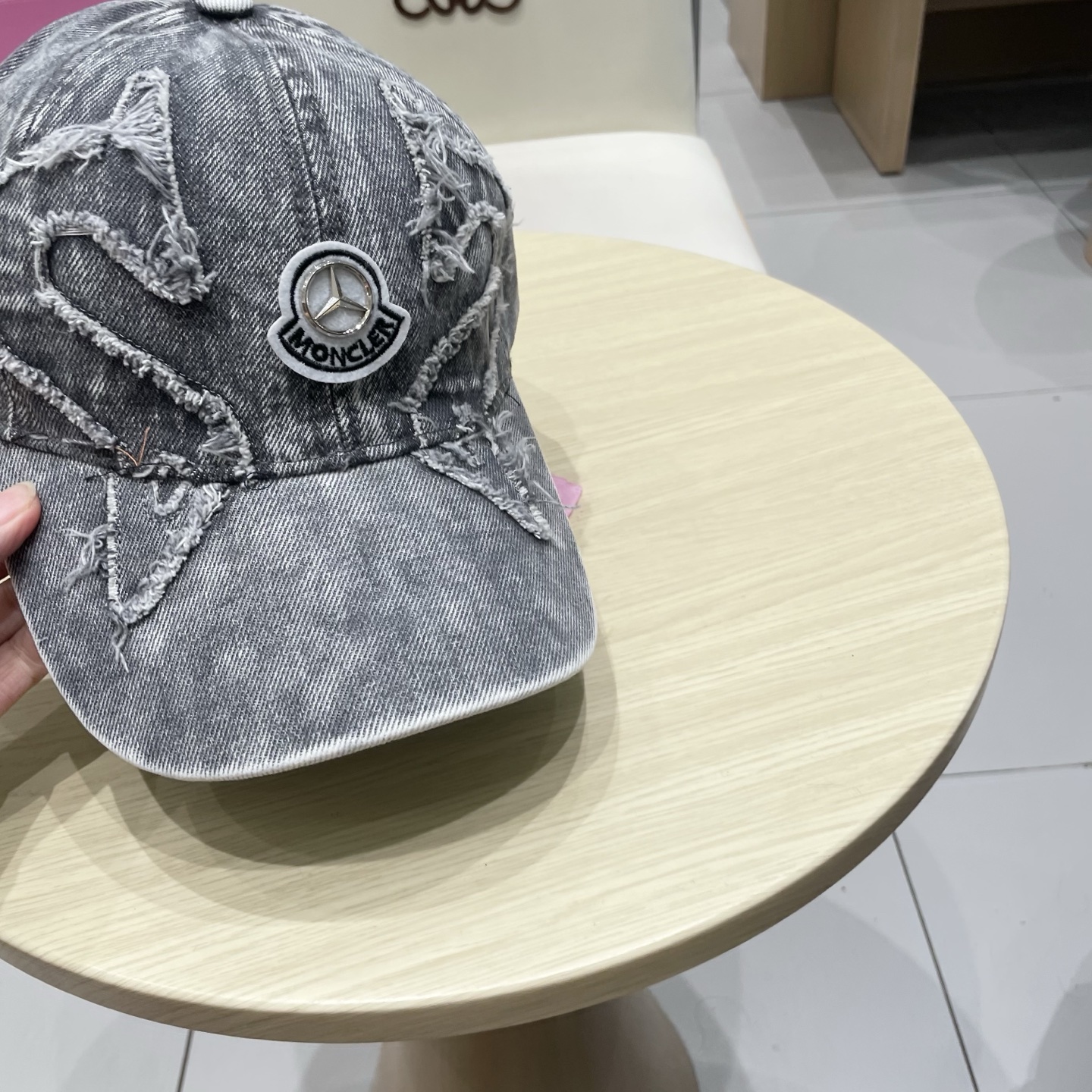  蒙口MONCLER新款棒球帽，时尚炸街单品，风格很OK，网红.时尚博主的最爱！高品质舒适透气，凹造型很