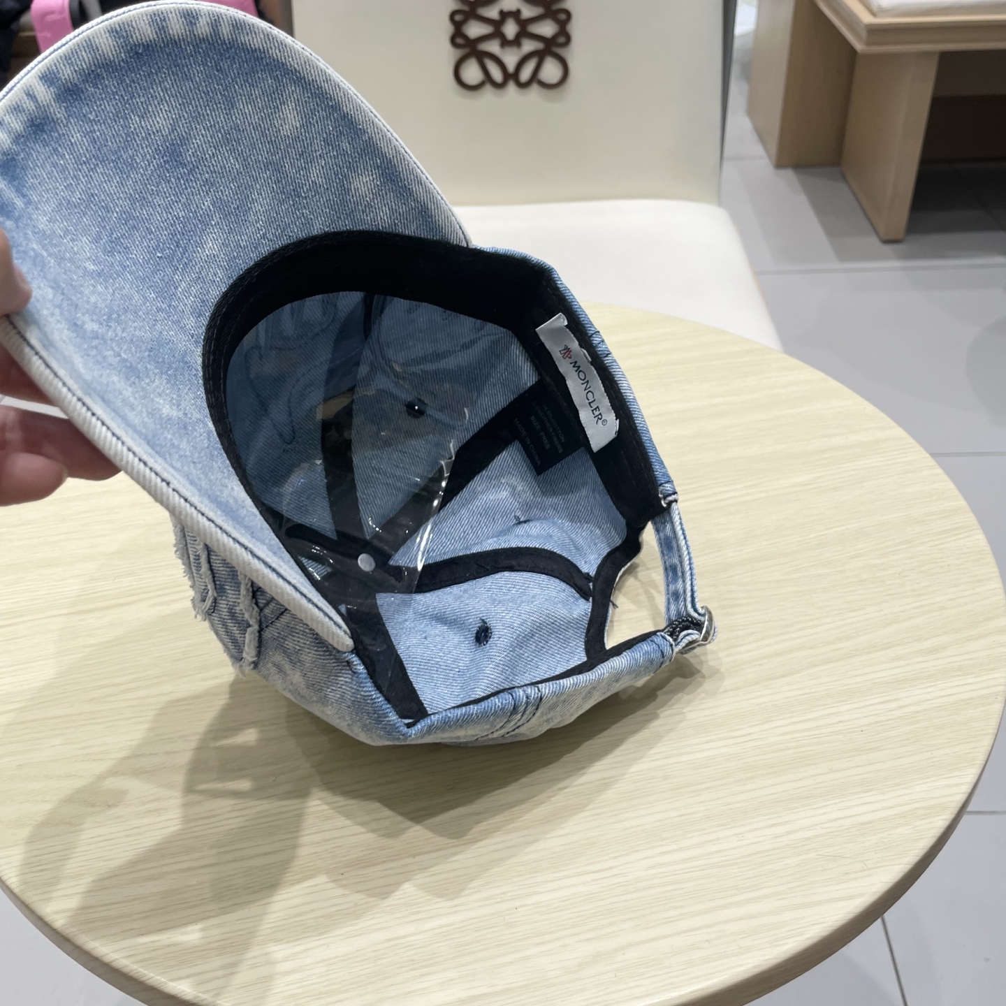  蒙口MONCLER新款棒球帽，时尚炸街单品，风格很OK，网红.时尚博主的最爱！高品质舒适透气，凹造型很