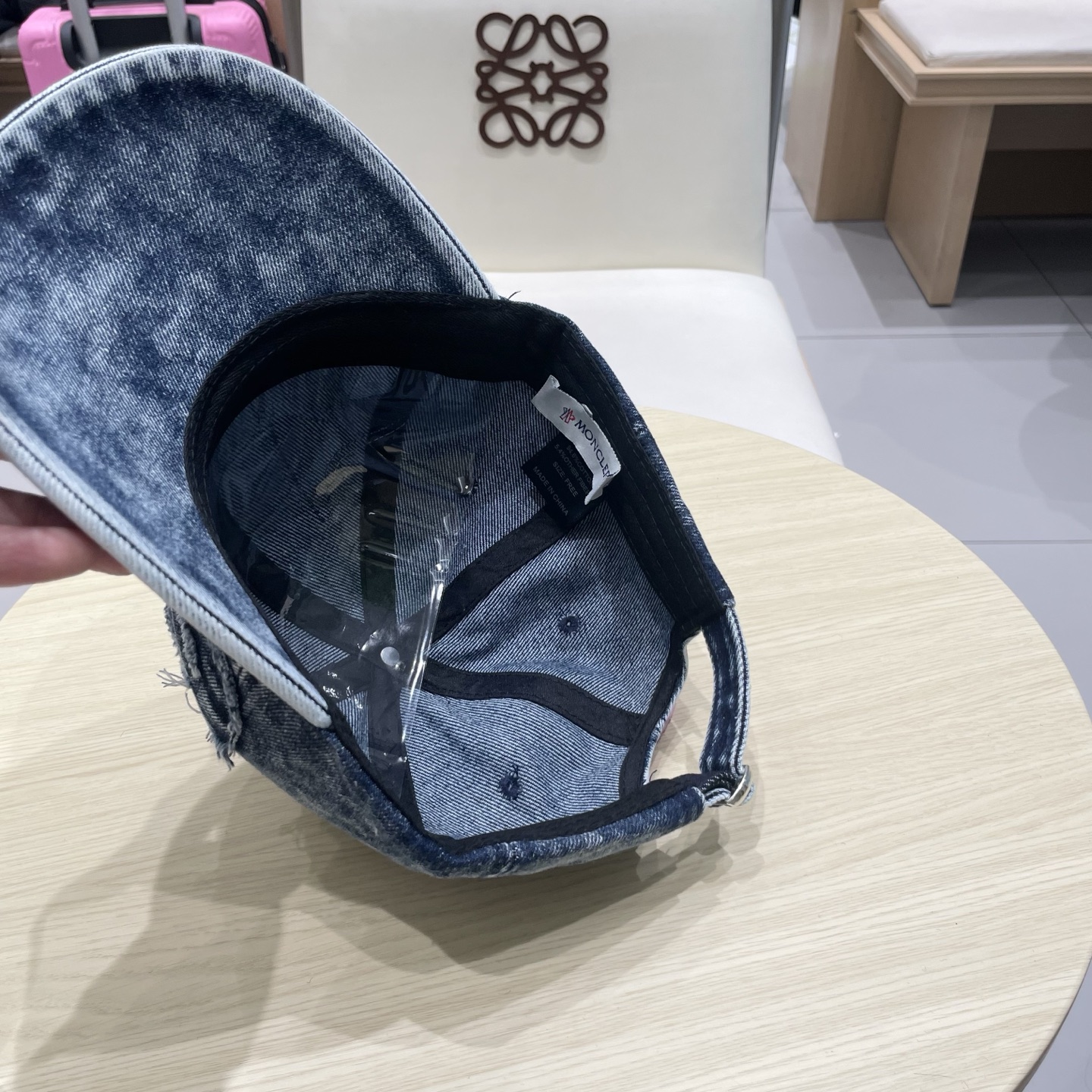  蒙口MONCLER新款棒球帽，时尚炸街单品，风格很OK，网红.时尚博主的最爱！高品质舒适透气，凹造型很