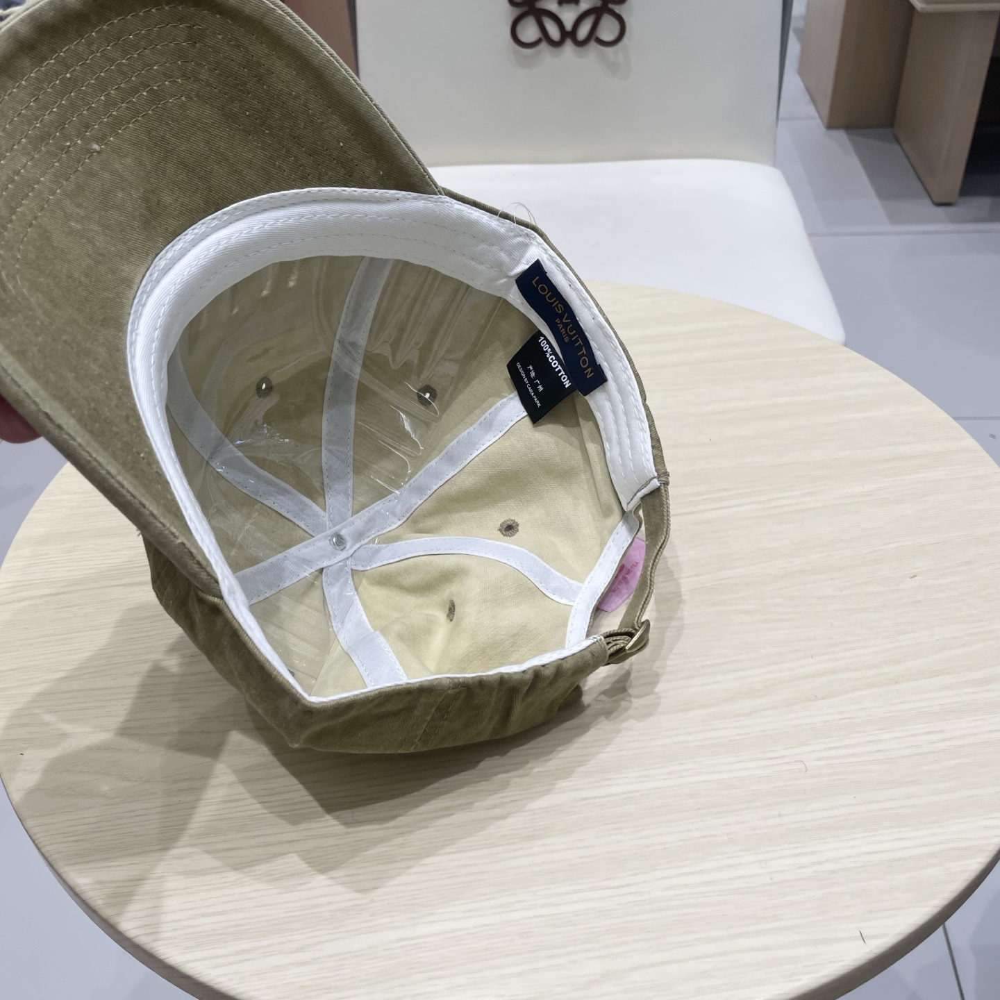 🧢路易威登棒球帽 LouisVuitton😍新款LV棒球帽，重工打造♥️高端大气，百搭款🤗男女通用！跑量