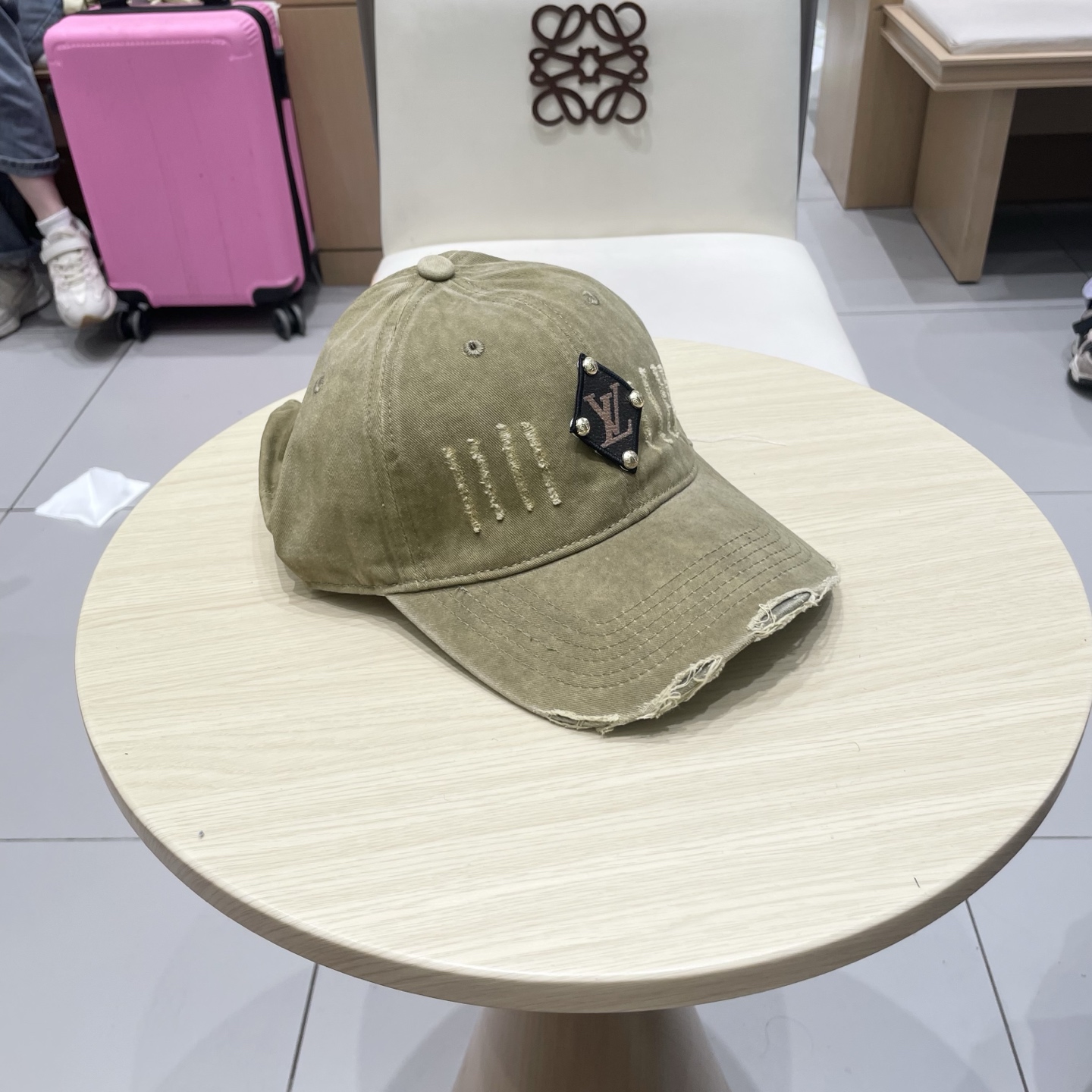🧢路易威登棒球帽 LouisVuitton😍新款LV棒球帽，重工打造♥️高端大气，百搭款🤗男女通用！跑量