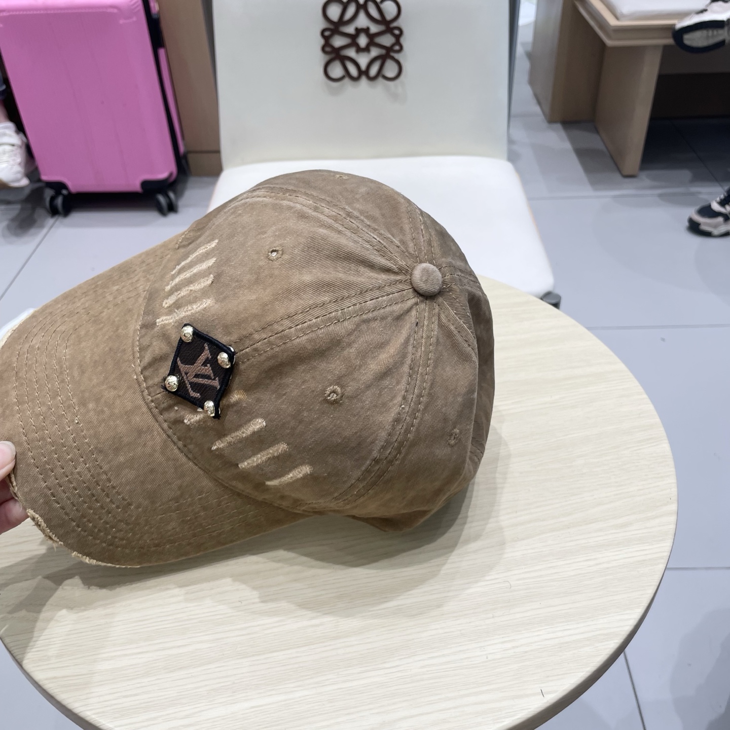 🧢路易威登棒球帽 LouisVuitton😍新款LV棒球帽，重工打造♥️高端大气，百搭款🤗男女通用！跑量