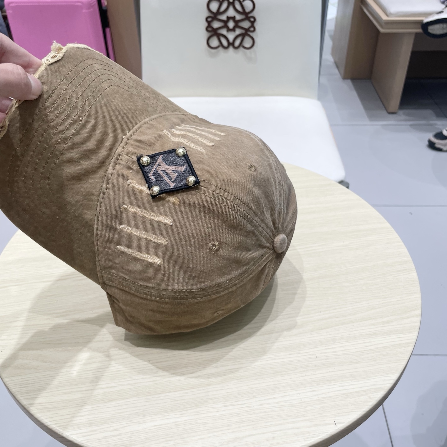 🧢路易威登棒球帽 LouisVuitton😍新款LV棒球帽，重工打造♥️高端大气，百搭款🤗男女通用！跑量