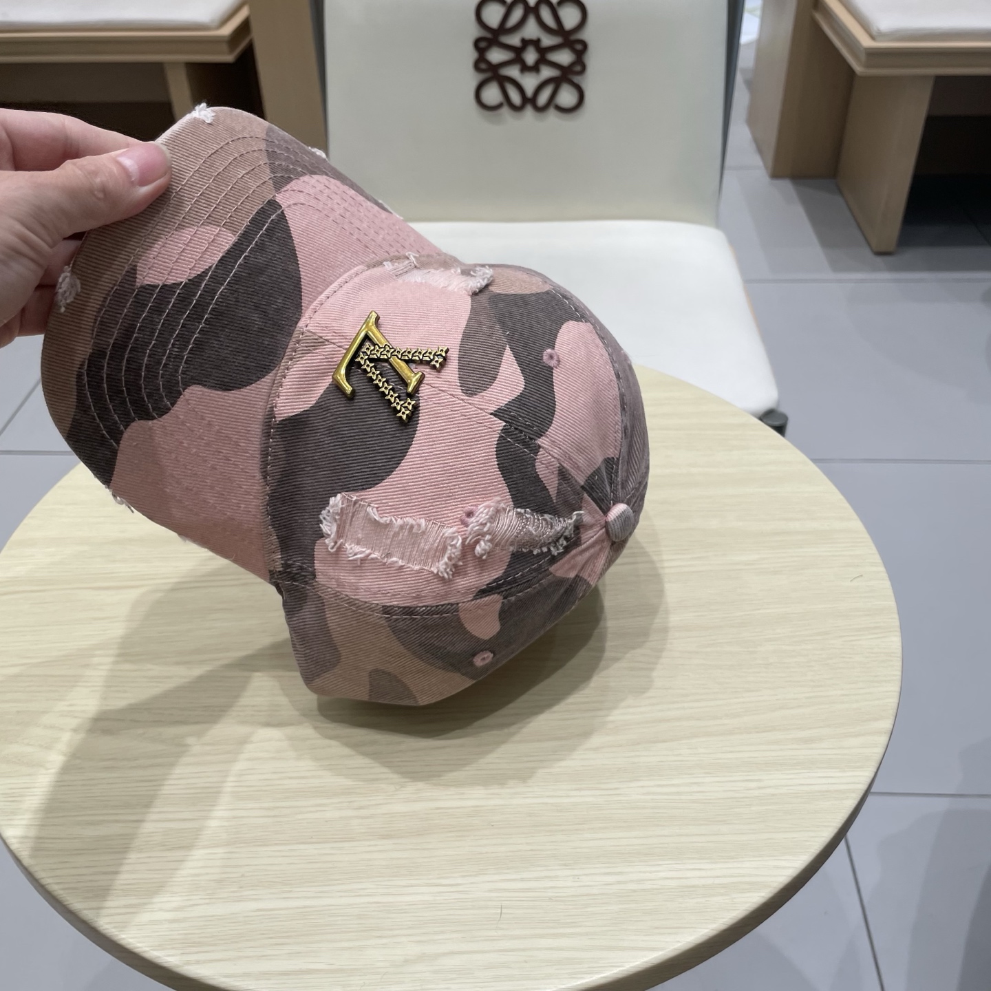  🧢路易威登棒球帽 LouisVuitton😍新款LV棒球帽，重工打造♥️高端大气，百搭款🤗男女通用！跑