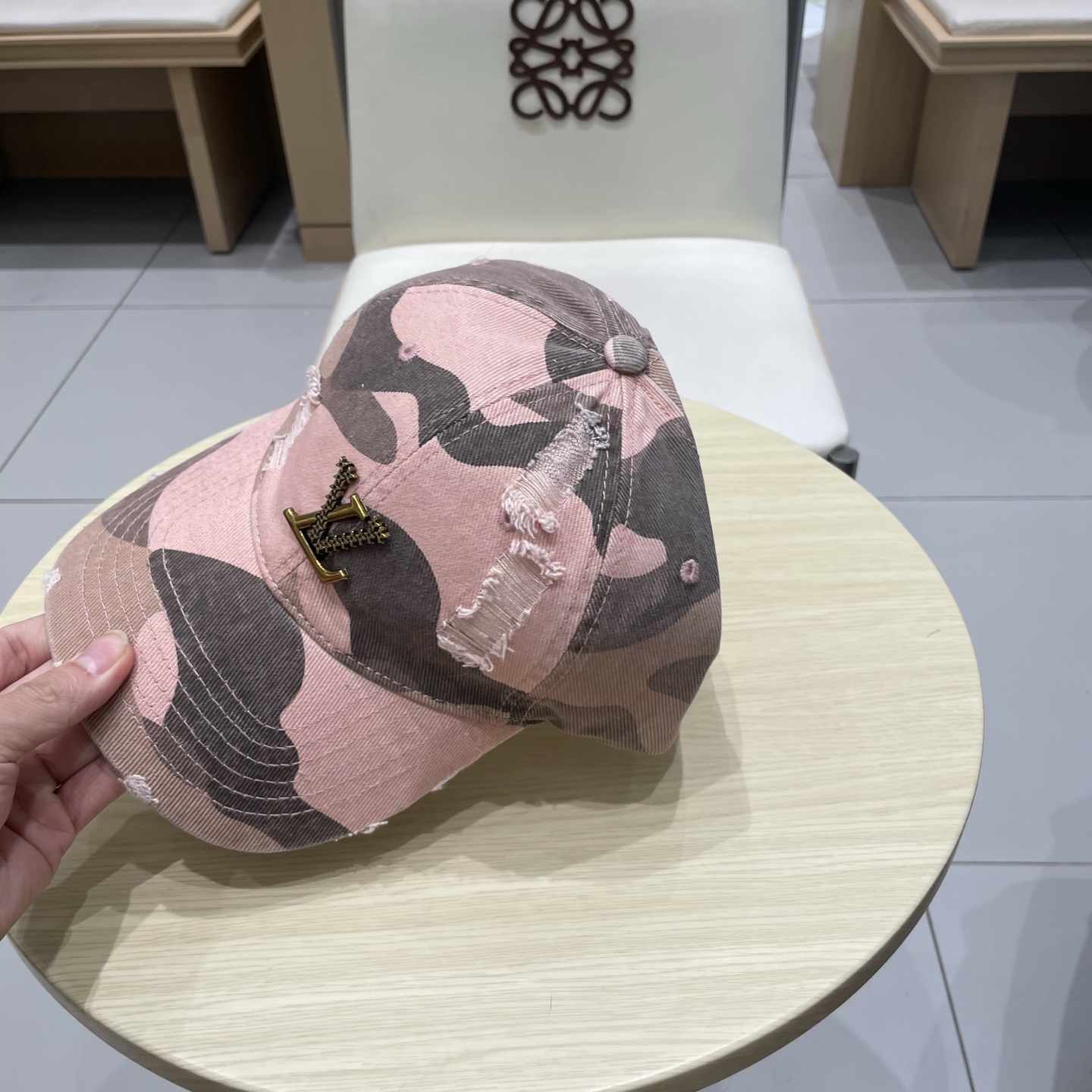  🧢路易威登棒球帽 LouisVuitton😍新款LV棒球帽，重工打造♥️高端大气，百搭款🤗男女通用！跑