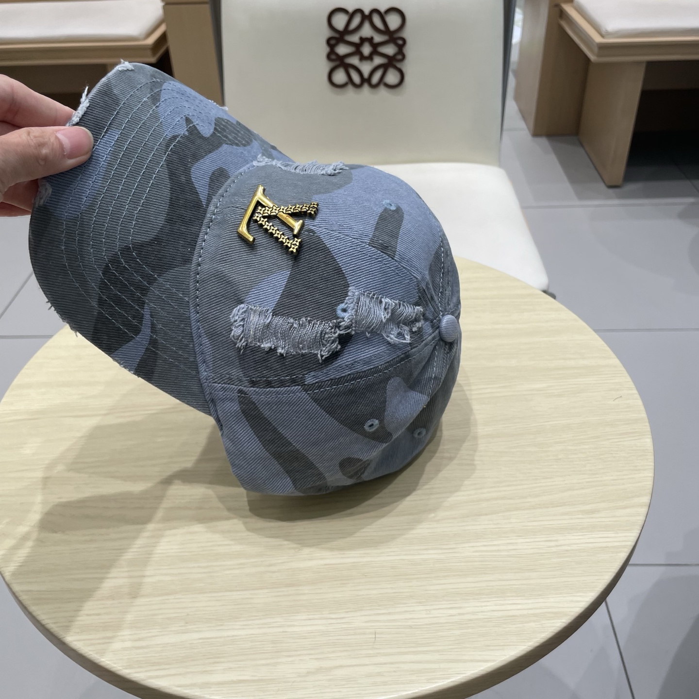  🧢路易威登棒球帽 LouisVuitton😍新款LV棒球帽，重工打造♥️高端大气，百搭款🤗男女通用！跑