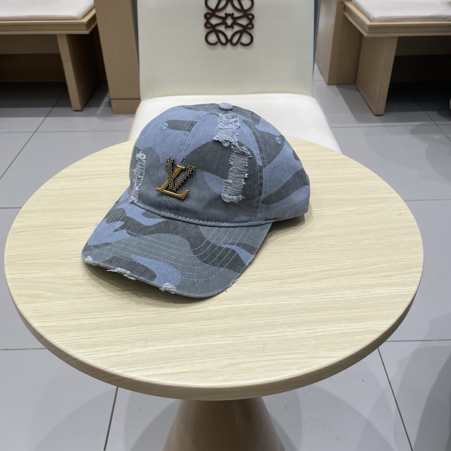  🧢路易威登棒球帽 LouisVuitton😍新款LV棒球帽，重工打造♥️高端大气，百搭款🤗男女通用！跑