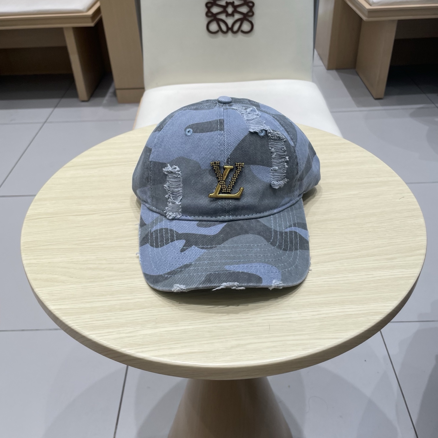  🧢路易威登棒球帽 LouisVuitton😍新款LV棒球帽，重工打造♥️高端大气，百搭款🤗男女通用！跑
