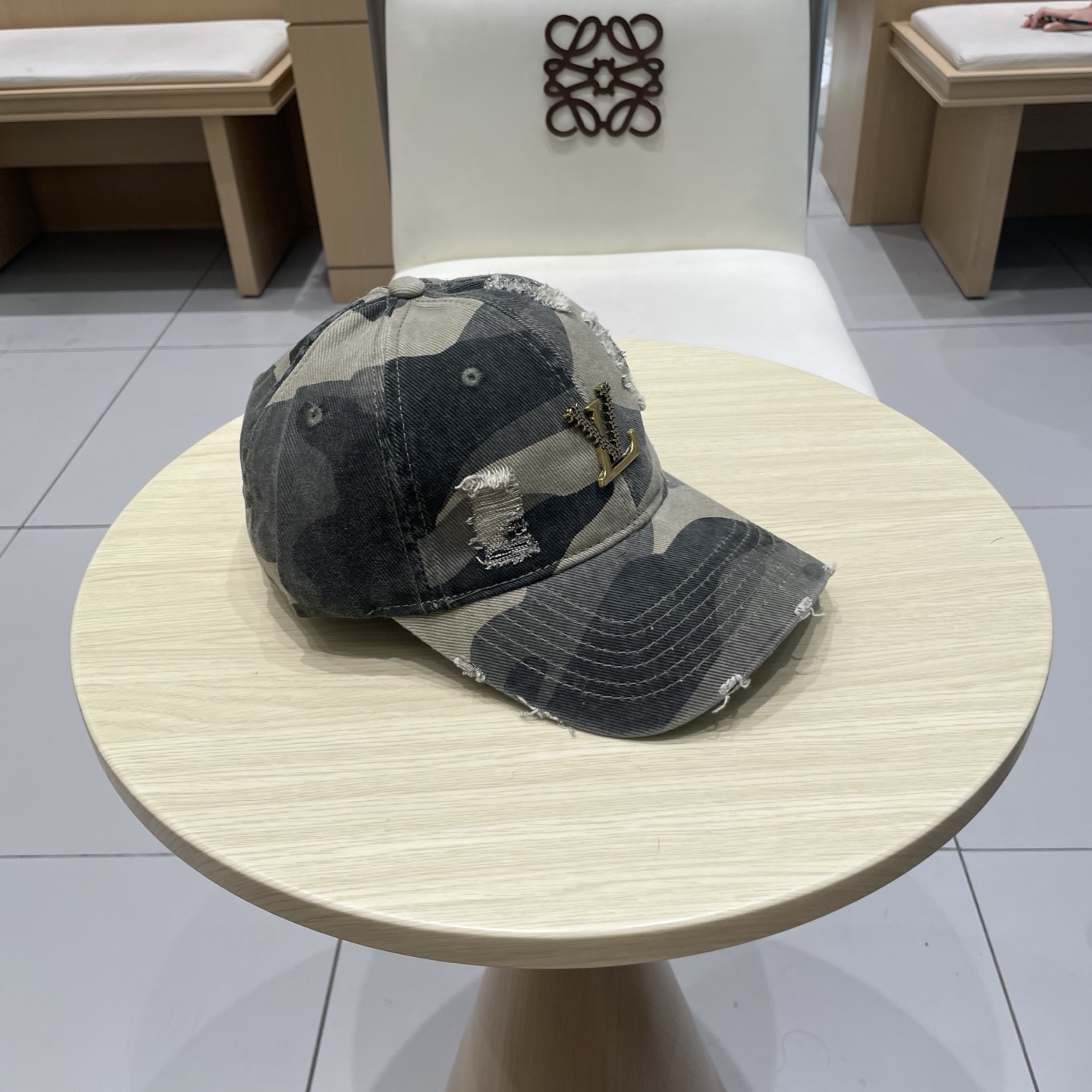  🧢路易威登棒球帽 LouisVuitton😍新款LV棒球帽，重工打造♥️高端大气，百搭款🤗男女通用！跑