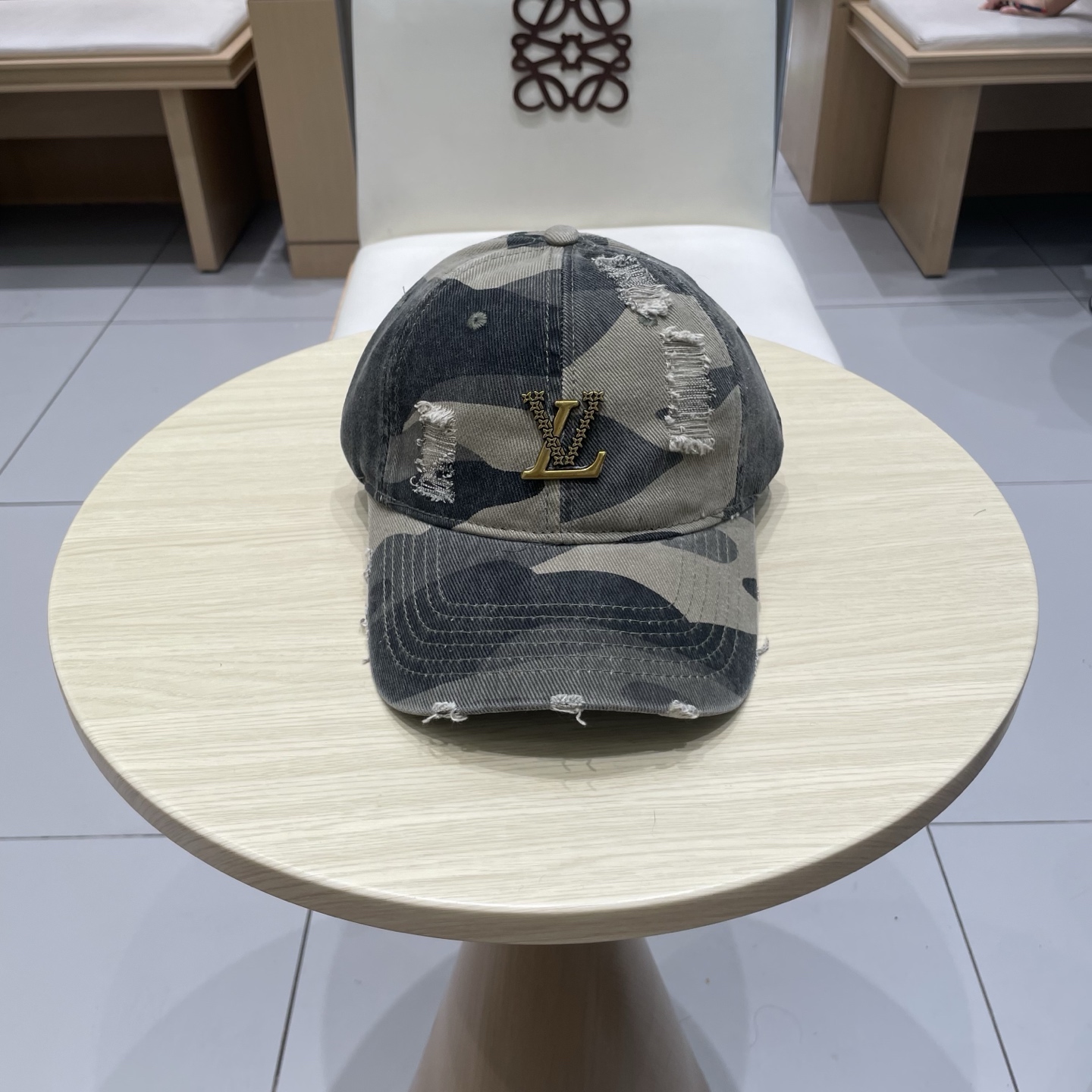  🧢路易威登棒球帽 LouisVuitton😍新款LV棒球帽，重工打造♥️高端大气，百搭款🤗男女通用！跑