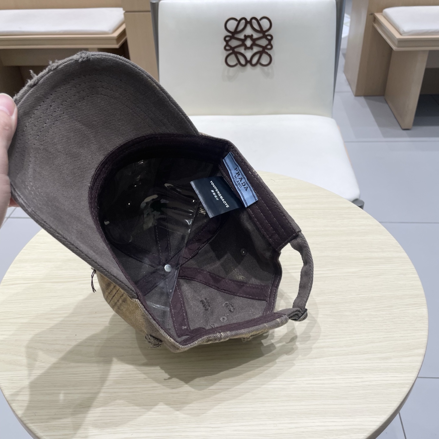  普拉达 Prada🆕春款新款个性棒球帽，高品质透气性巨佳，四季佩戴款
高颜值时尚单品！
男女同款