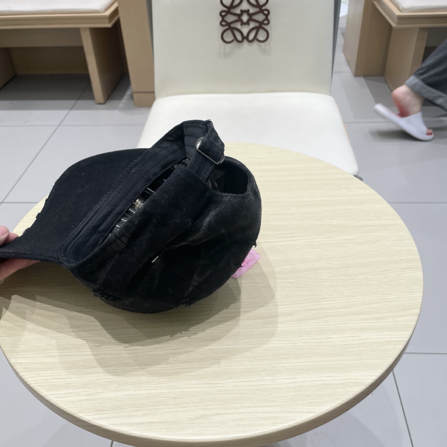  普拉达 Prada🆕春款新款个性棒球帽，高品质透气性巨佳，四季佩戴款
高颜值时尚单品！
男女同款