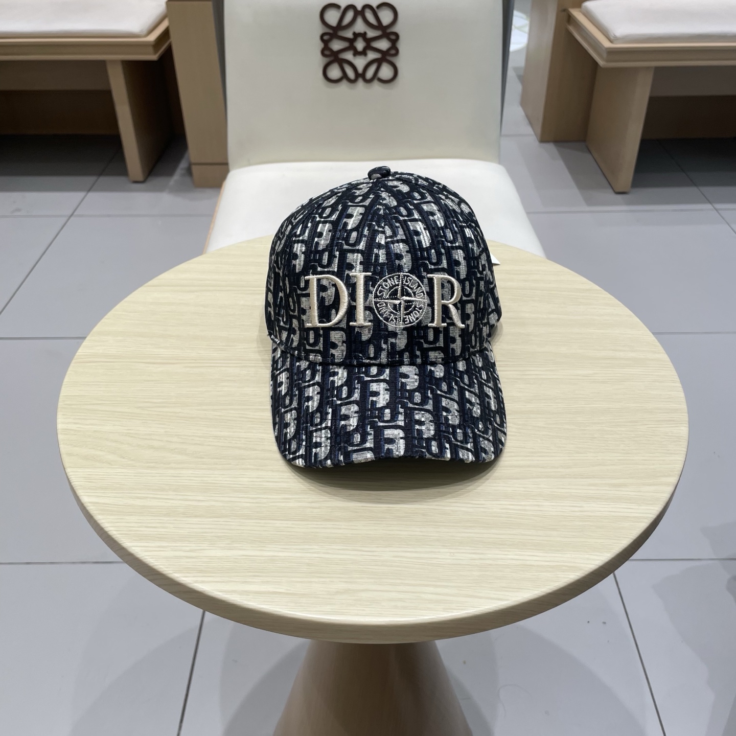 迪奥👒专柜新款棒球帽，简单大方 男女通用遮阳帽
