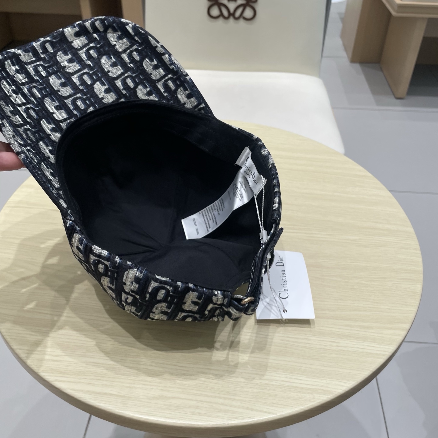  迪奥👒专柜新款棒球帽，简单大方 男女通用遮阳帽
