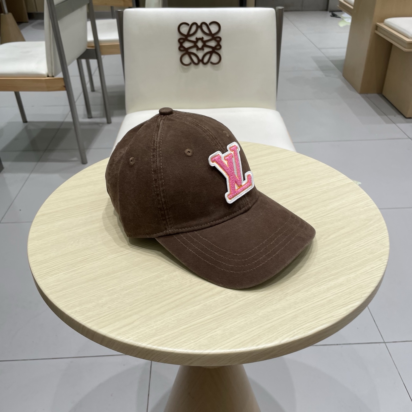 路易威登棒球帽LouisVuitton👒😍新款LV棒球帽，重工打造♥完美刺绣，高端大气，百搭款🤗男女通用