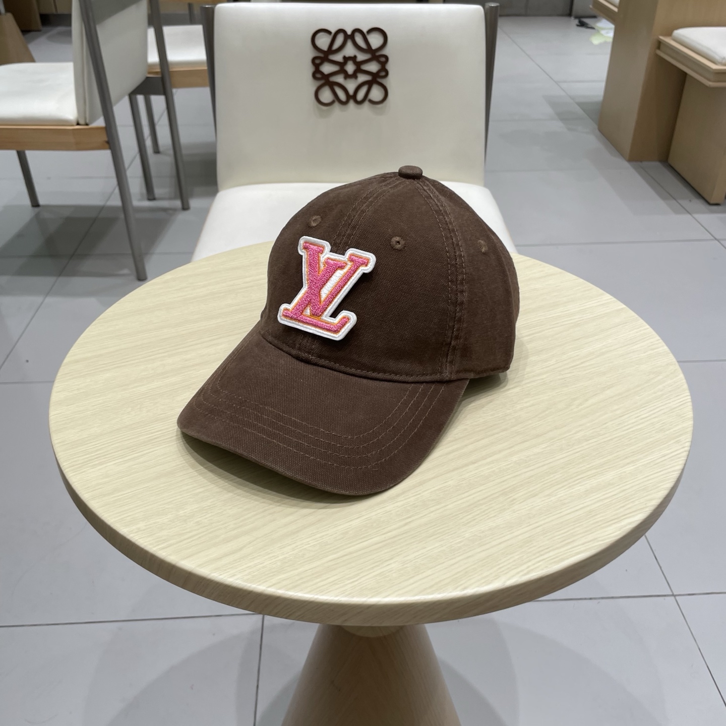 路易威登棒球帽LouisVuitton👒😍新款LV棒球帽，重工打造♥完美刺绣，高端大气，百搭款🤗男女通用