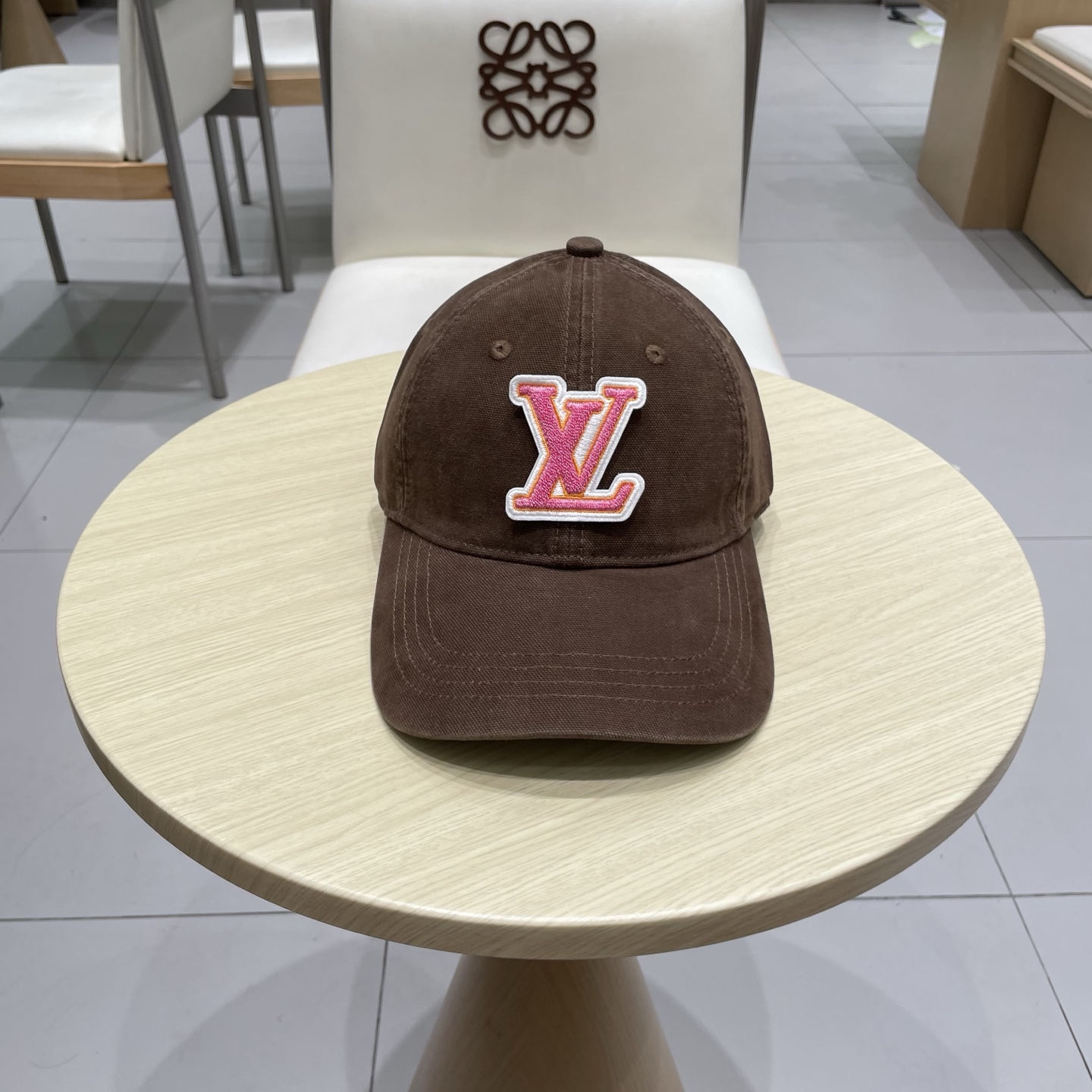 路易威登棒球帽LouisVuitton👒😍新款LV棒球帽，重工打造♥完美刺绣，高端大气，百搭款🤗男女通用