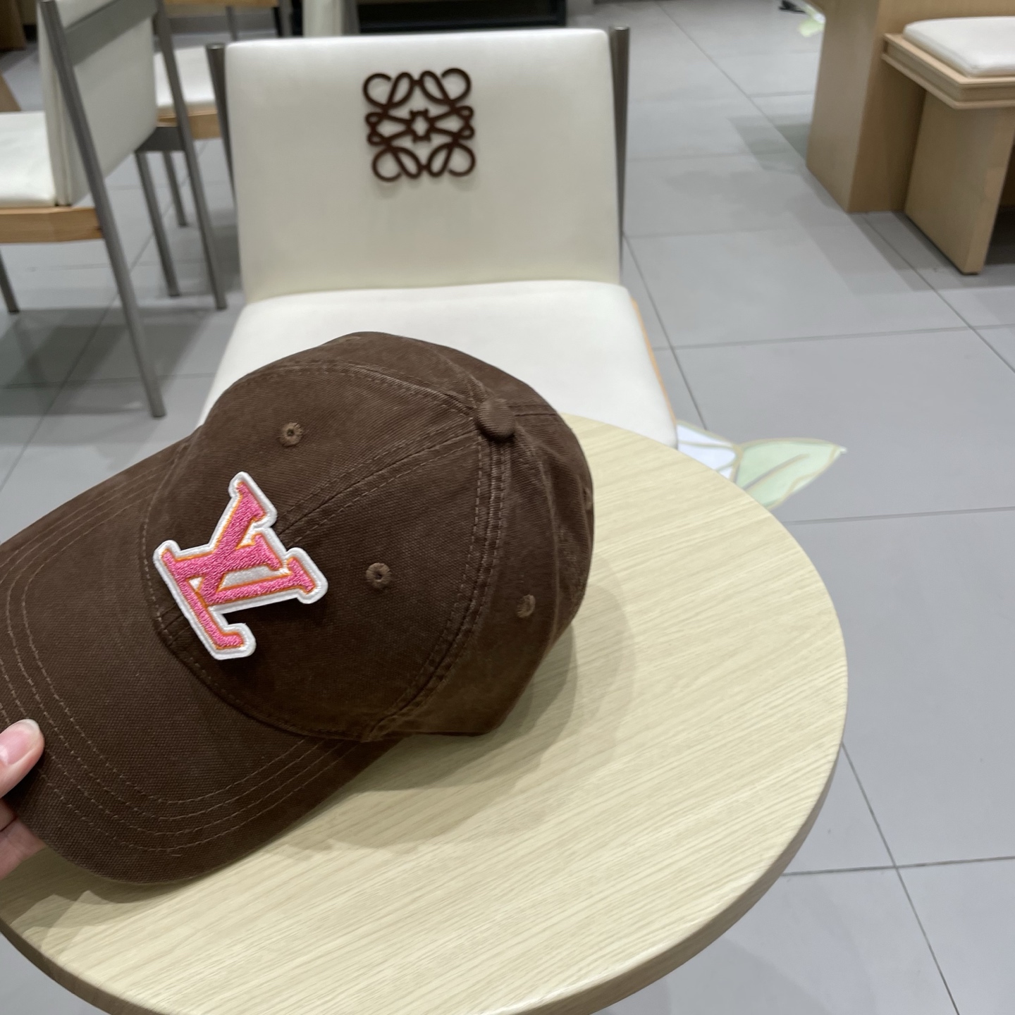 路易威登棒球帽LouisVuitton👒😍新款LV棒球帽，重工打造♥完美刺绣，高端大气，百搭款🤗男女通用