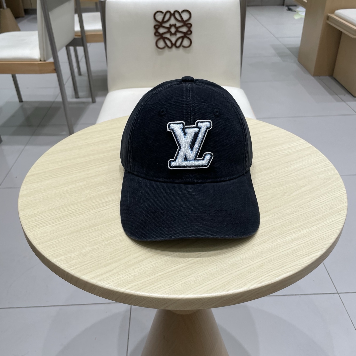 路易威登棒球帽LouisVuitton👒😍新款LV棒球帽，重工打造♥完美刺绣，高端大气，百搭款🤗男女通用