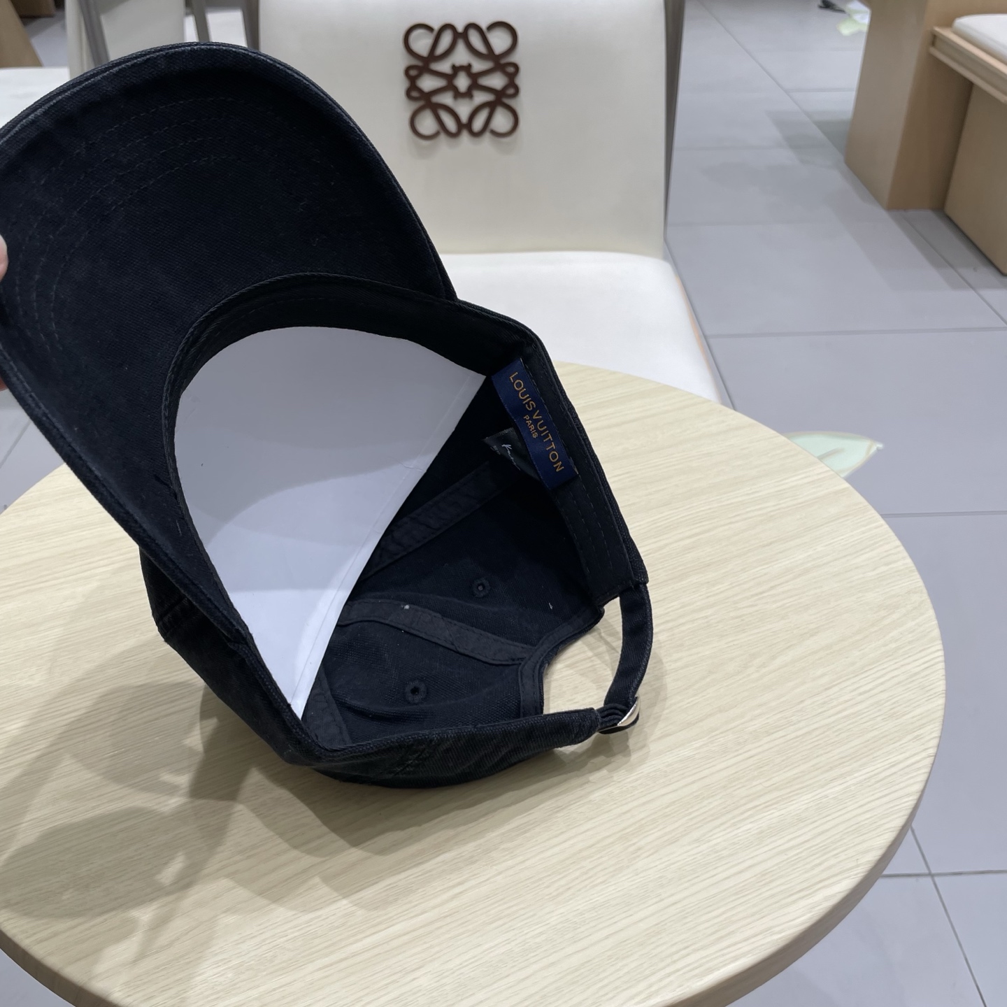 路易威登棒球帽LouisVuitton👒😍新款LV棒球帽，重工打造♥完美刺绣，高端大气，百搭款🤗男女通用