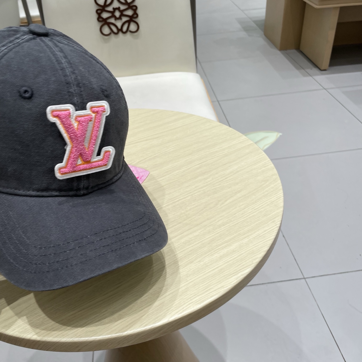 路易威登棒球帽LouisVuitton👒😍新款LV棒球帽，重工打造♥完美刺绣，高端大气，百搭款🤗男女通用