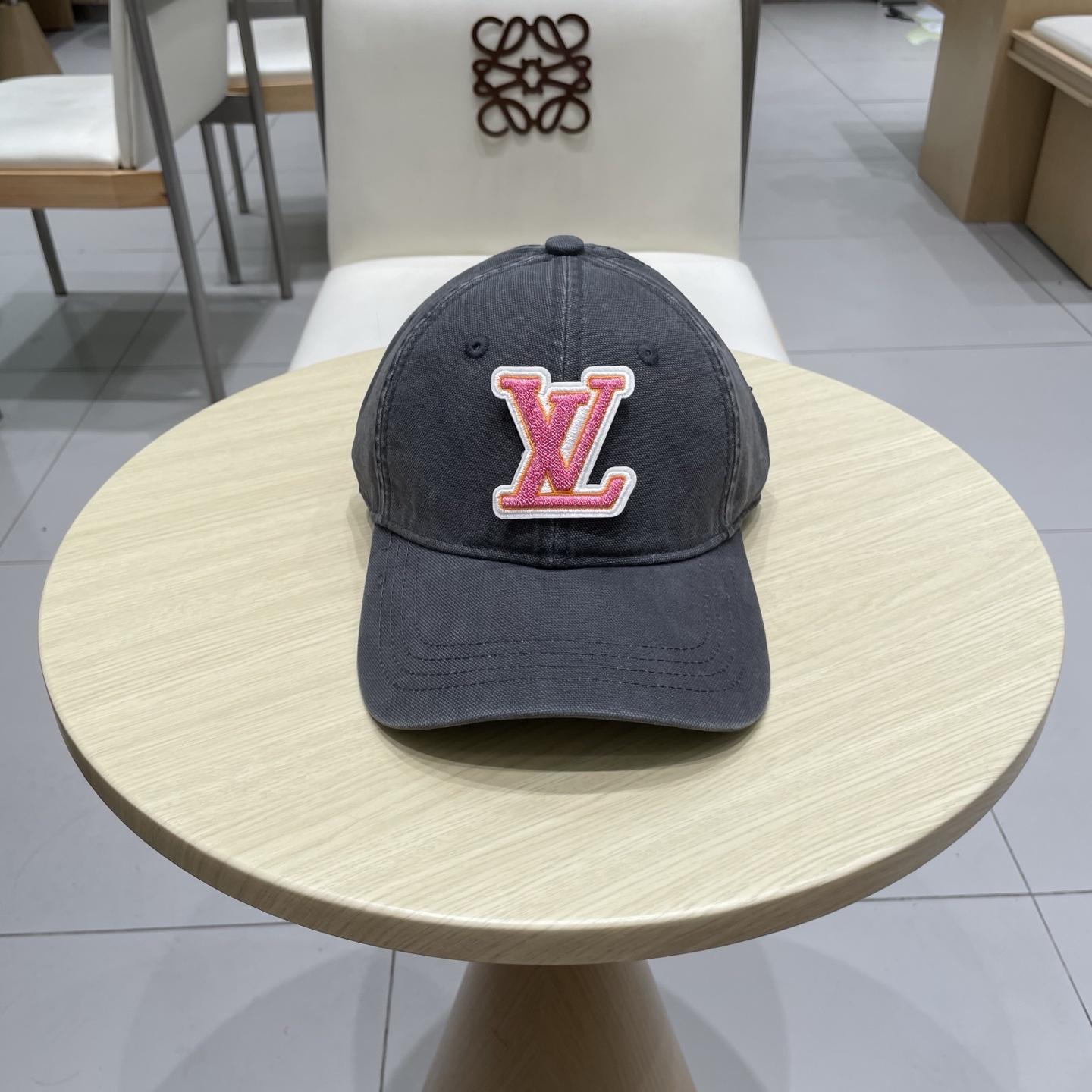 路易威登棒球帽LouisVuitton👒😍新款LV棒球帽，重工打造♥完美刺绣，高端大气，百搭款🤗男女通用