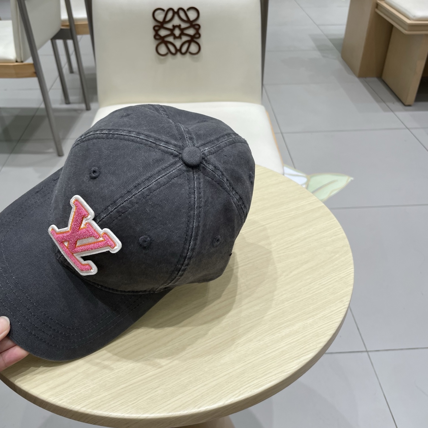 路易威登棒球帽LouisVuitton👒😍新款LV棒球帽，重工打造♥完美刺绣，高端大气，百搭款🤗男女通用