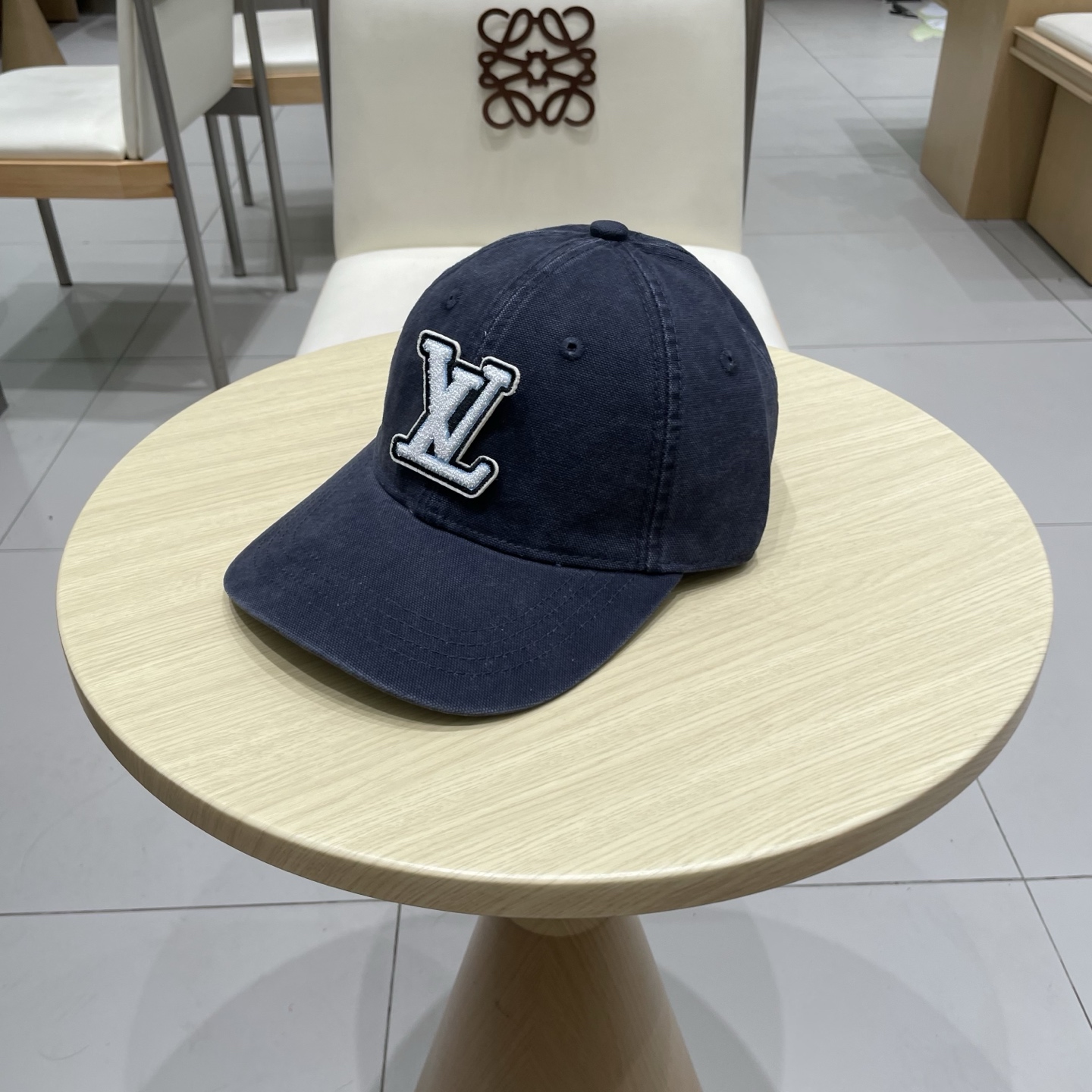 路易威登棒球帽LouisVuitton👒😍新款LV棒球帽，重工打造♥完美刺绣，高端大气，百搭款🤗男女通用