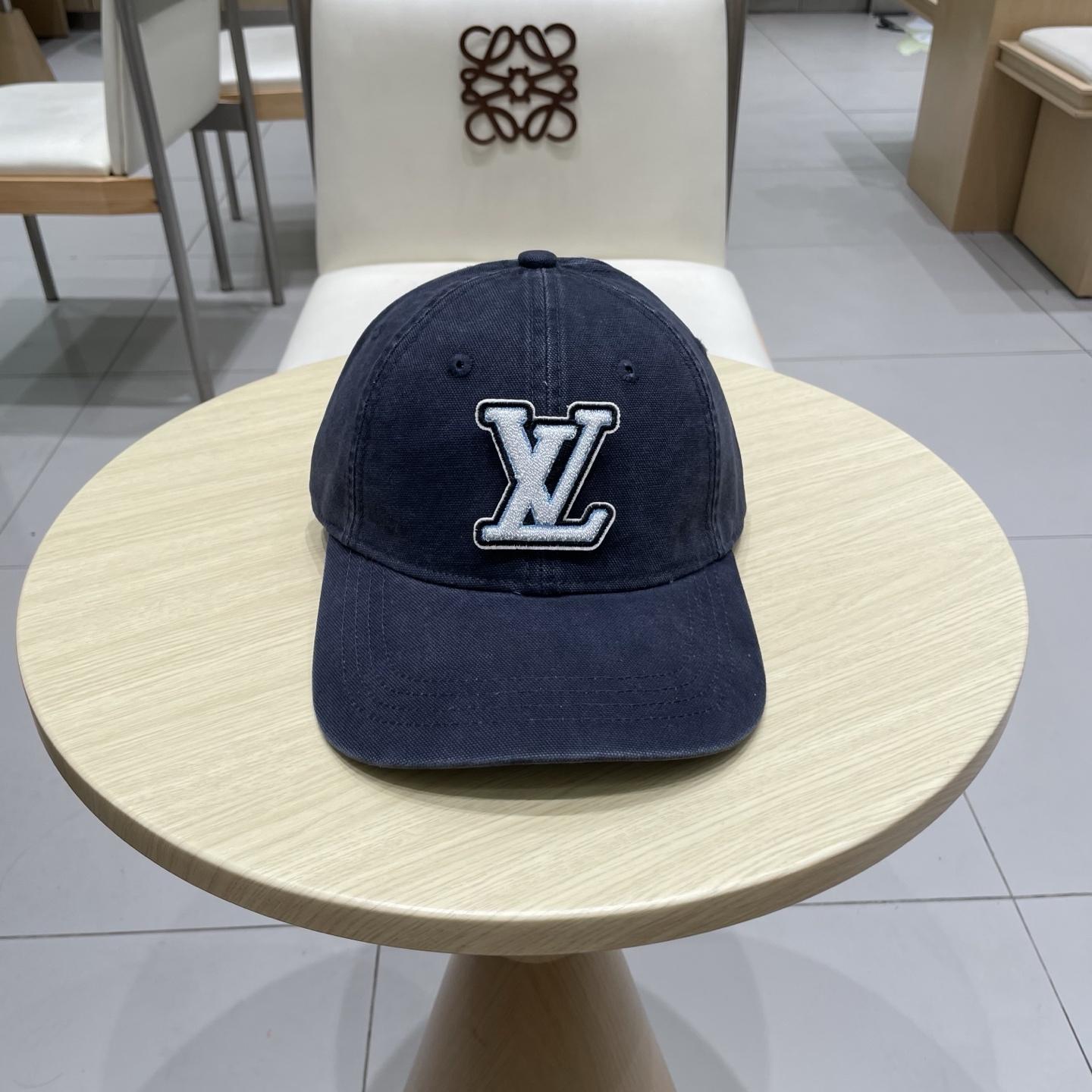 路易威登棒球帽LouisVuitton👒😍新款LV棒球帽，重工打造♥完美刺绣，高端大气，百搭款🤗男女通用